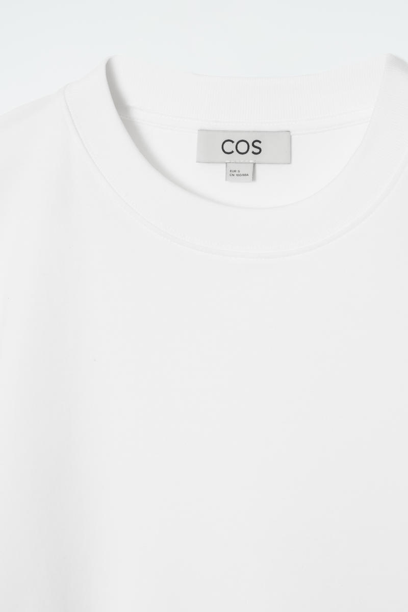 COS クリーンカットTシャツ