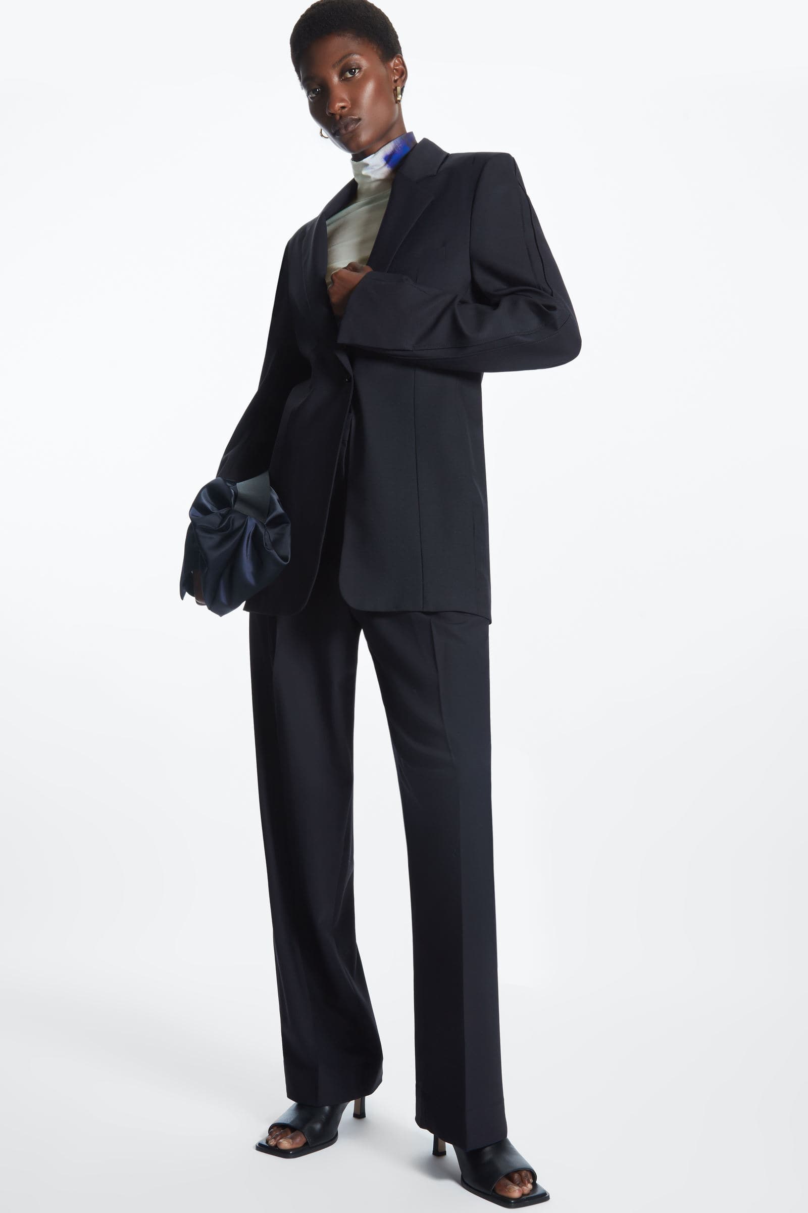 REGULAR-FIT TAILORED WOOL TROUSERS レギュラーフィット テーラード 