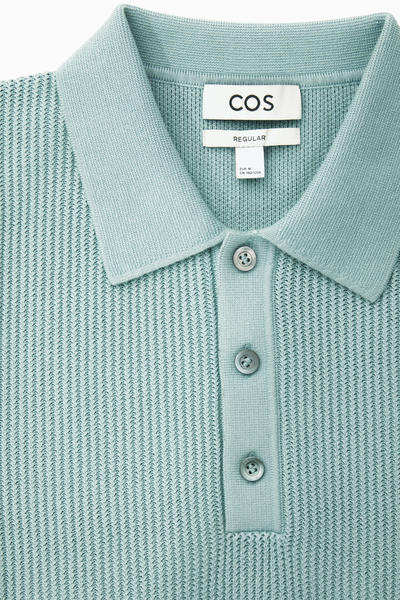 RACKING-STITCH KNITTED POLO SHIRT リブ編みニットポロシャツ｜COS