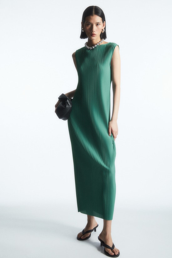 SLEEVELESS PLEATED MAXI DRESS