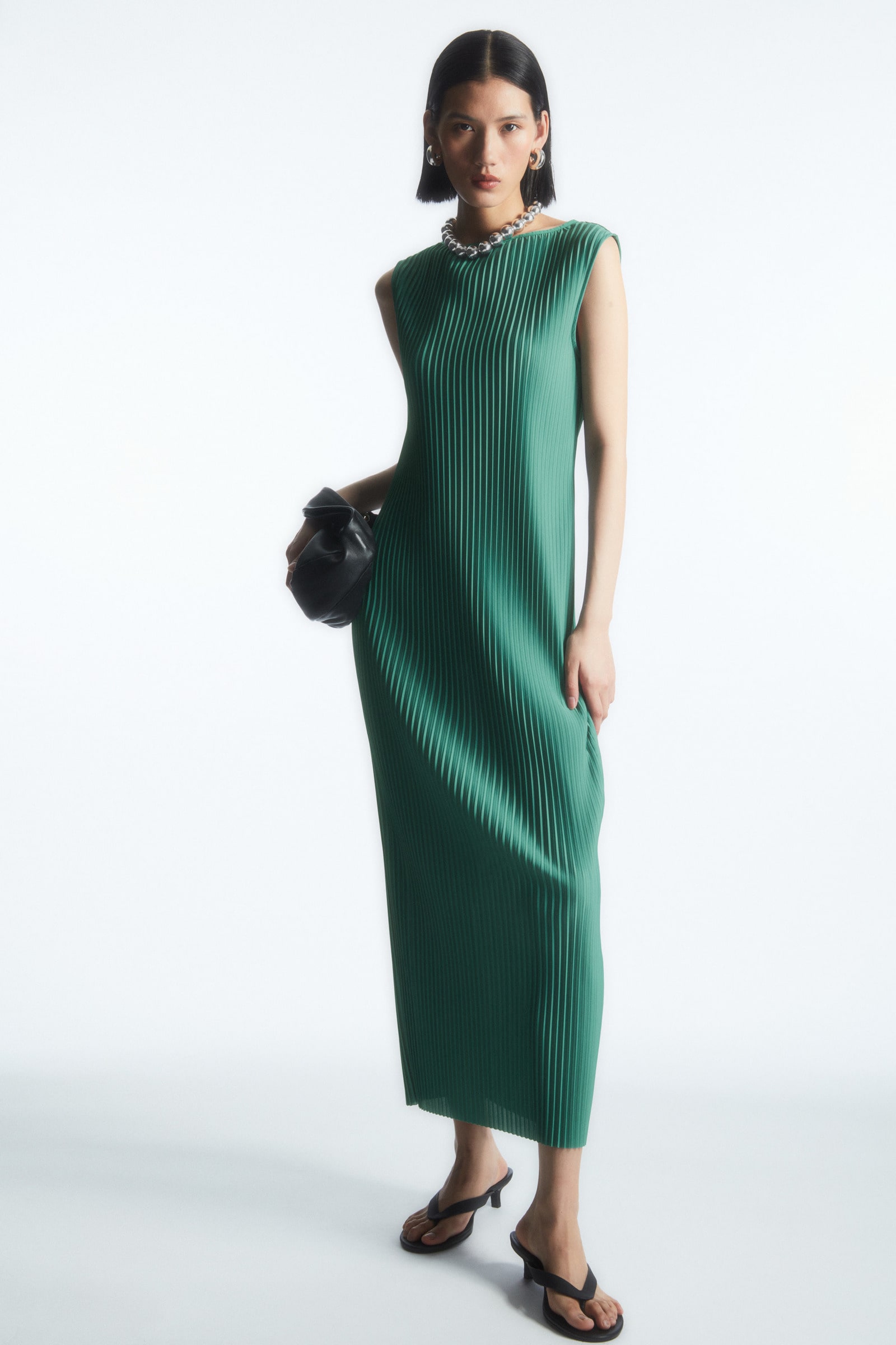 SLEEVELESS PLEATED MAXI DRESS ノースリーブ プリーツ