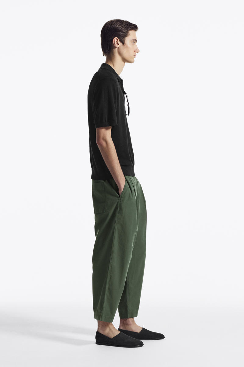 WIDE-LEG ELASTICATED TROUSERS