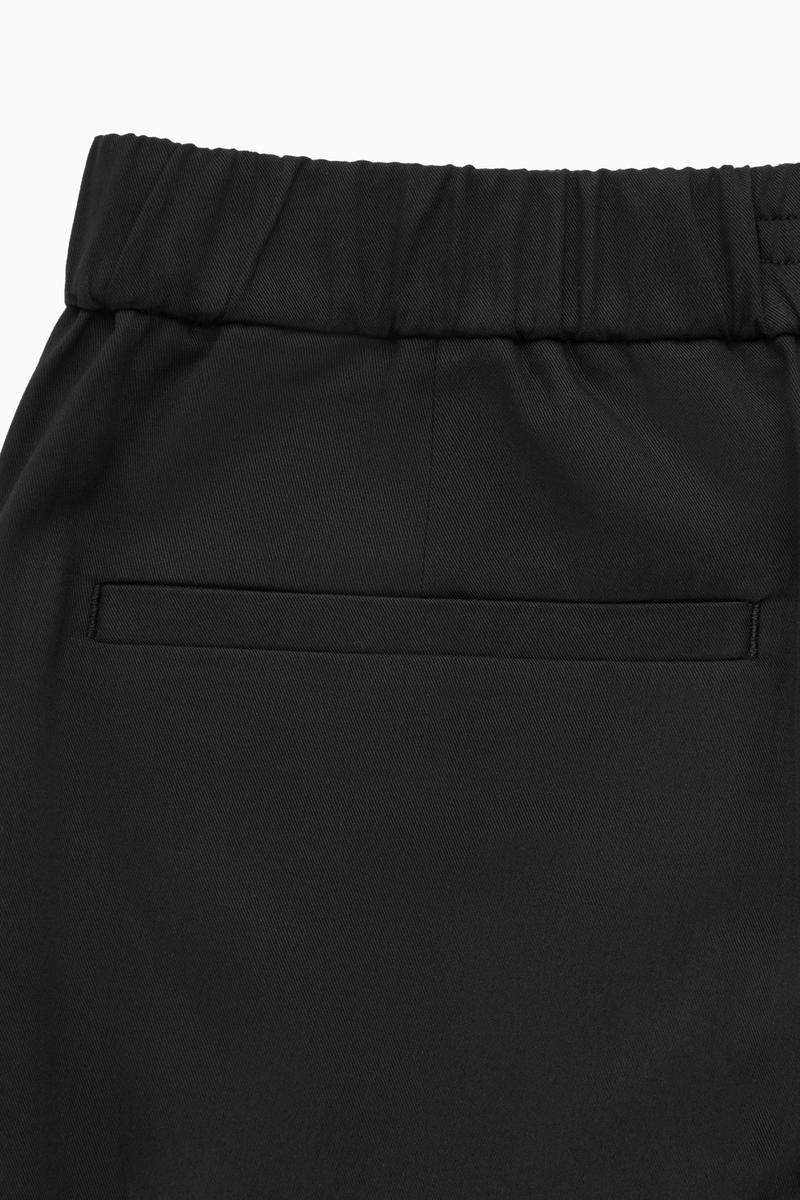 ELASTICATED TAPERED TWILL TROUSERS