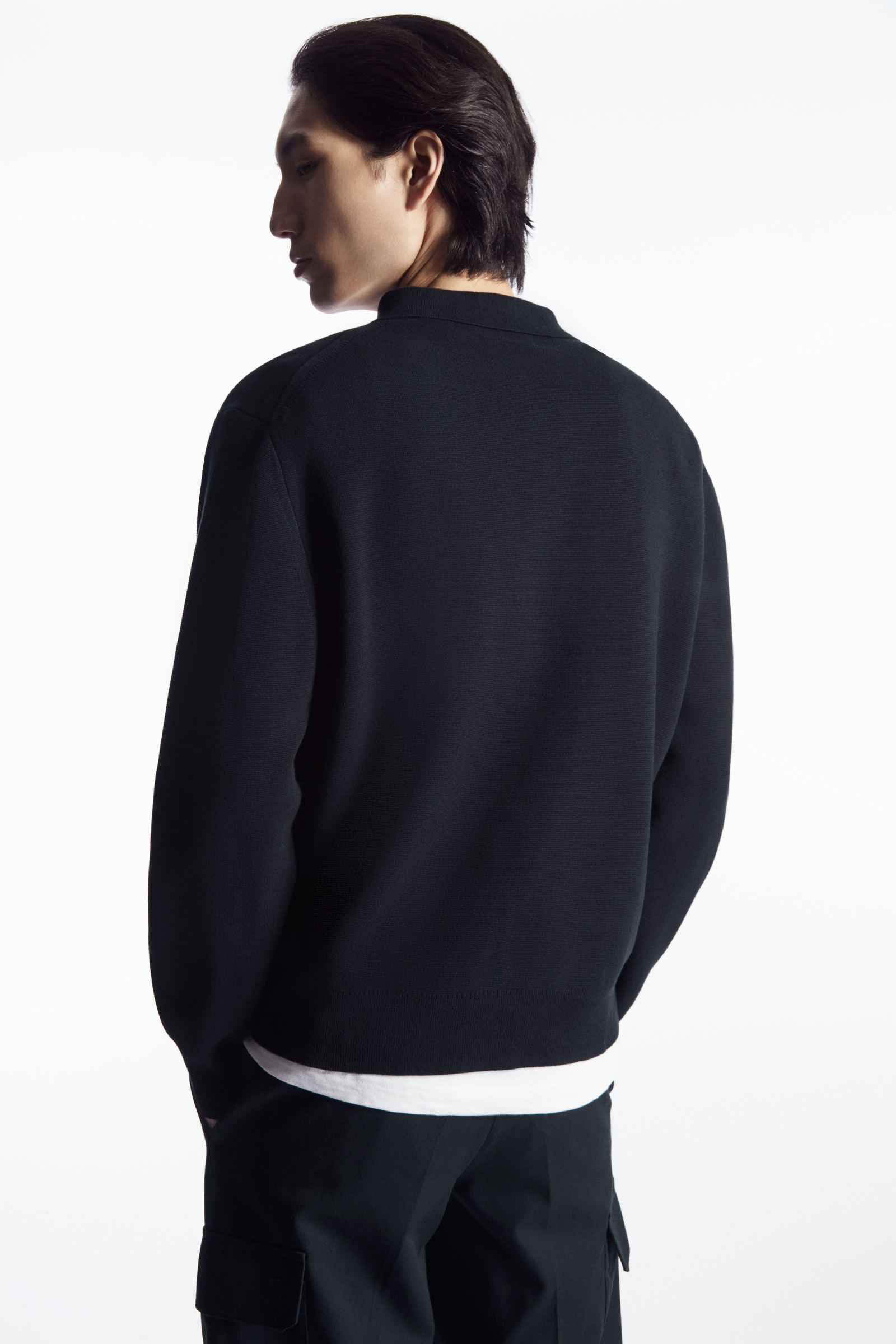 MINIMAL KNITTED POLO SHIRT ミニマルニットポロシャツ｜COS コス 公式