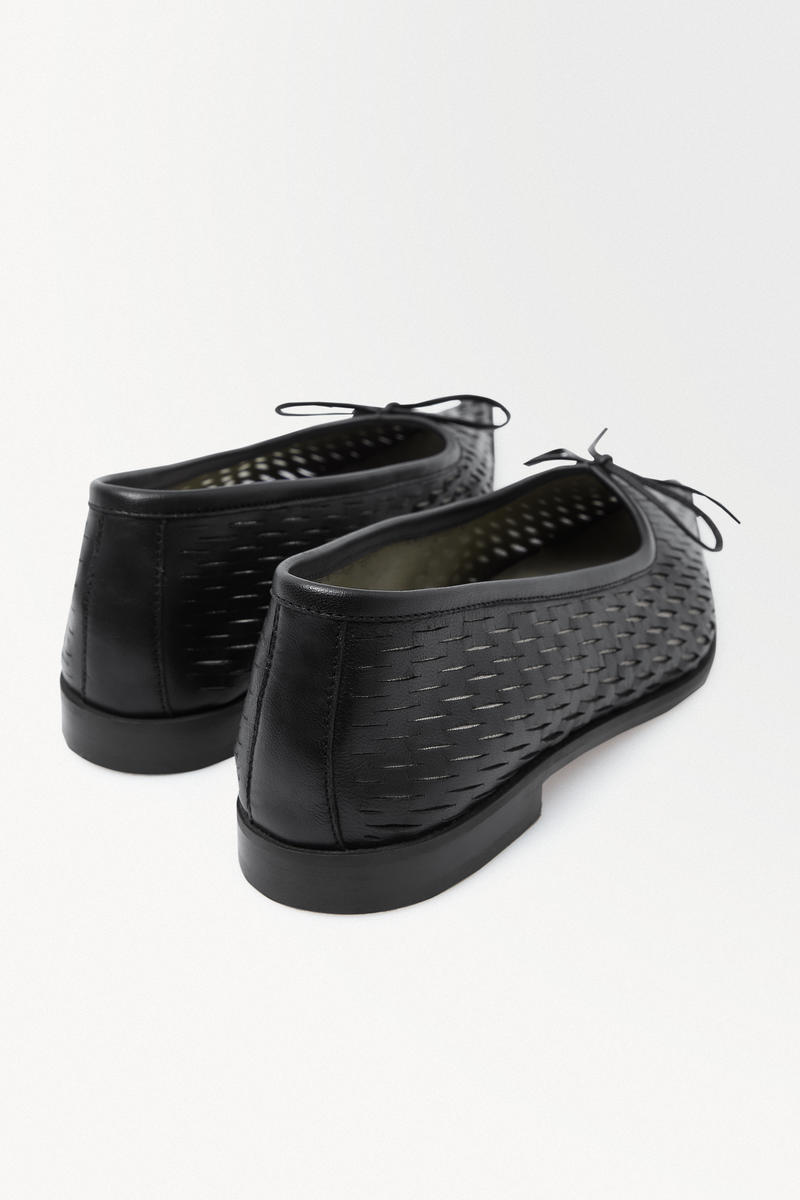 THE PERFORATED LEATHER BALLET FLATS