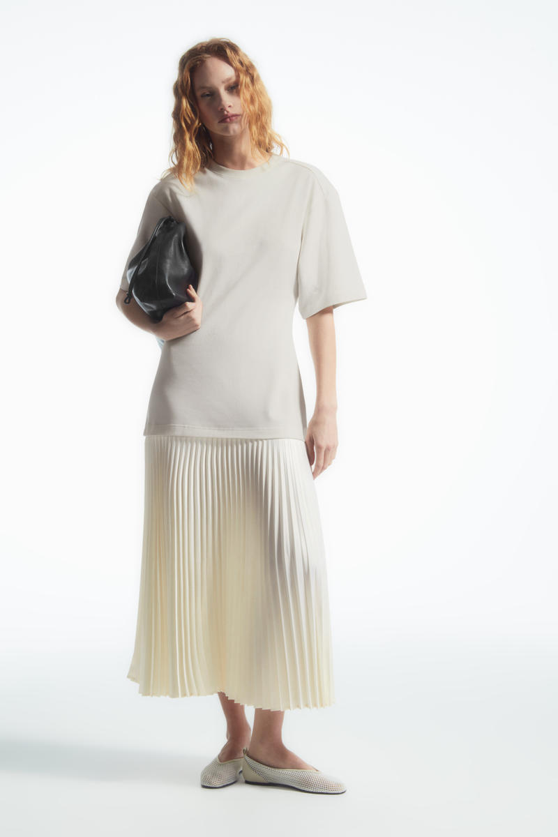 PLEATED-SKIRT T-SHIRT DRESS