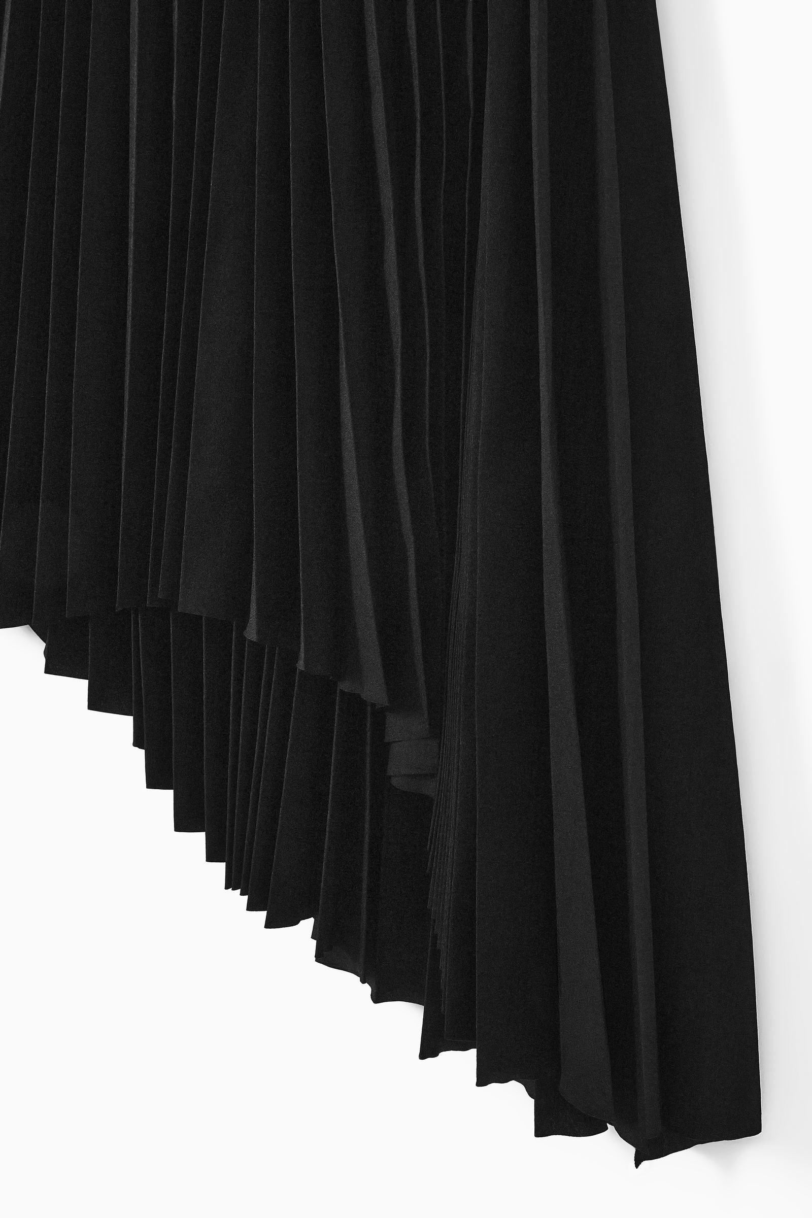 ASYMMETRIC PLEATED MIDI SKIRT アシンメトリープリーツミディスカート｜COS コス 公式オンラインストア