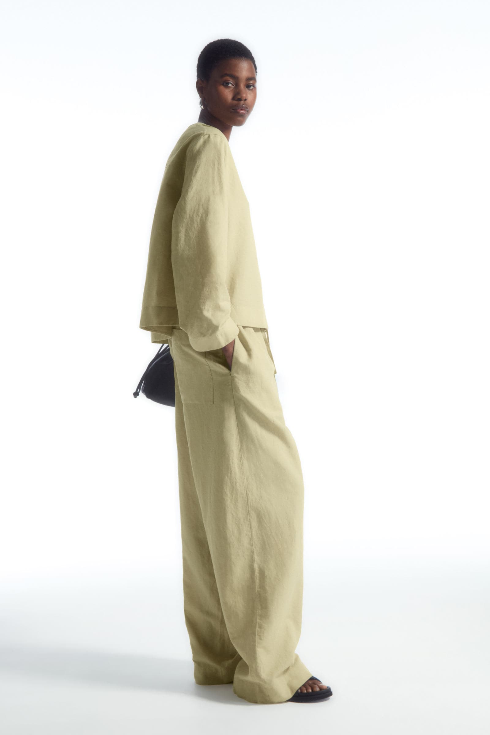 WIDE-LEG LINEN DRAWSTRING TROUSERS ワイドレッグ リネン ドローストリングパンツ｜COS コス 公式オンラインストア