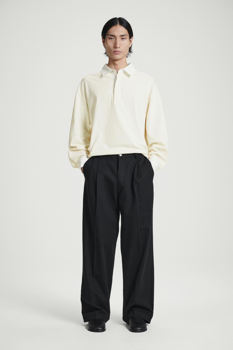 PLEATED WIDE-LEG DENIM TROUSERS