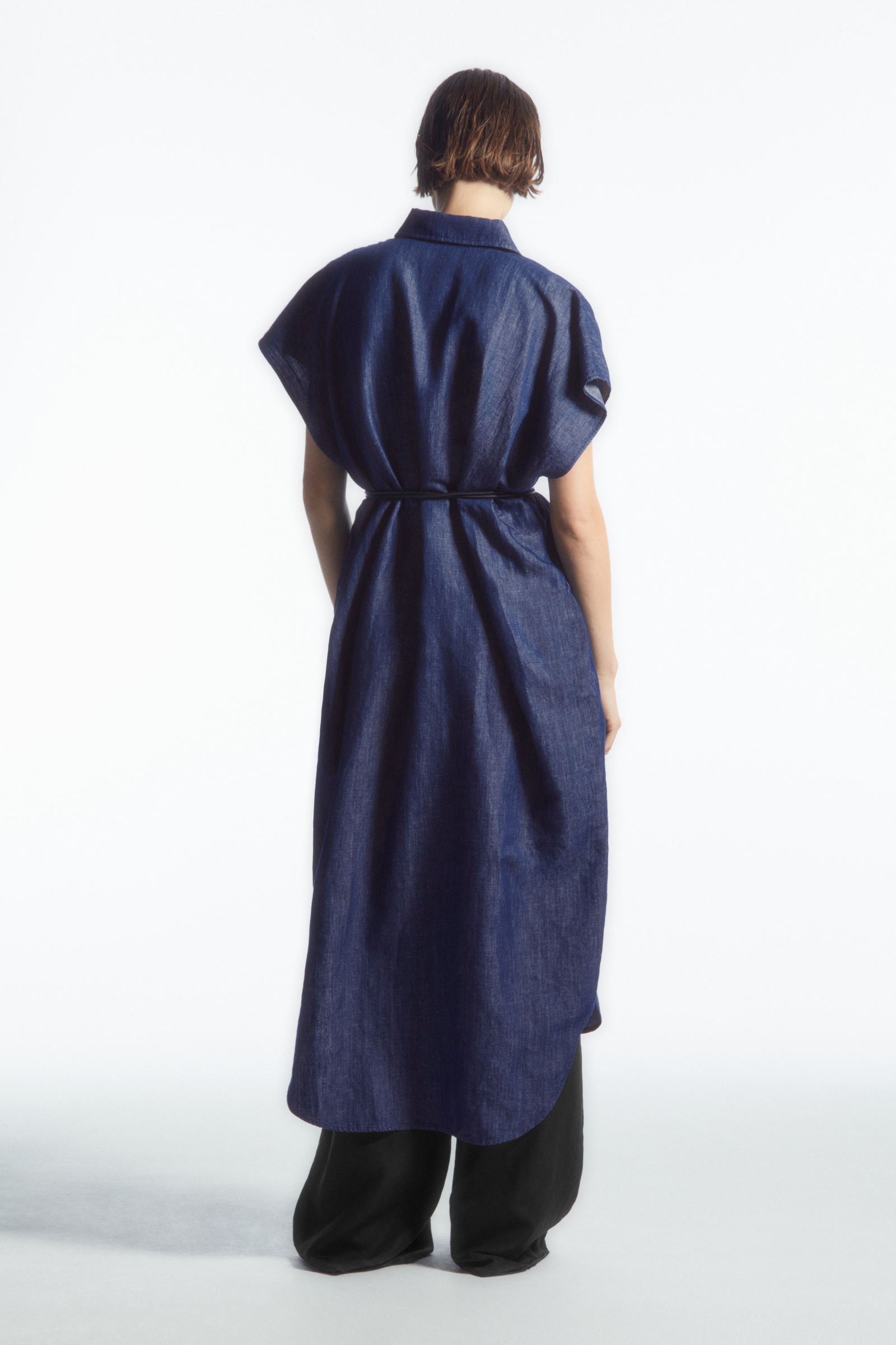 OVERSIZED DENIM MIDI SHIRT DRESS オーバーサイズ デニムミディシャツワンピース｜COS コス 公式オンラインストア