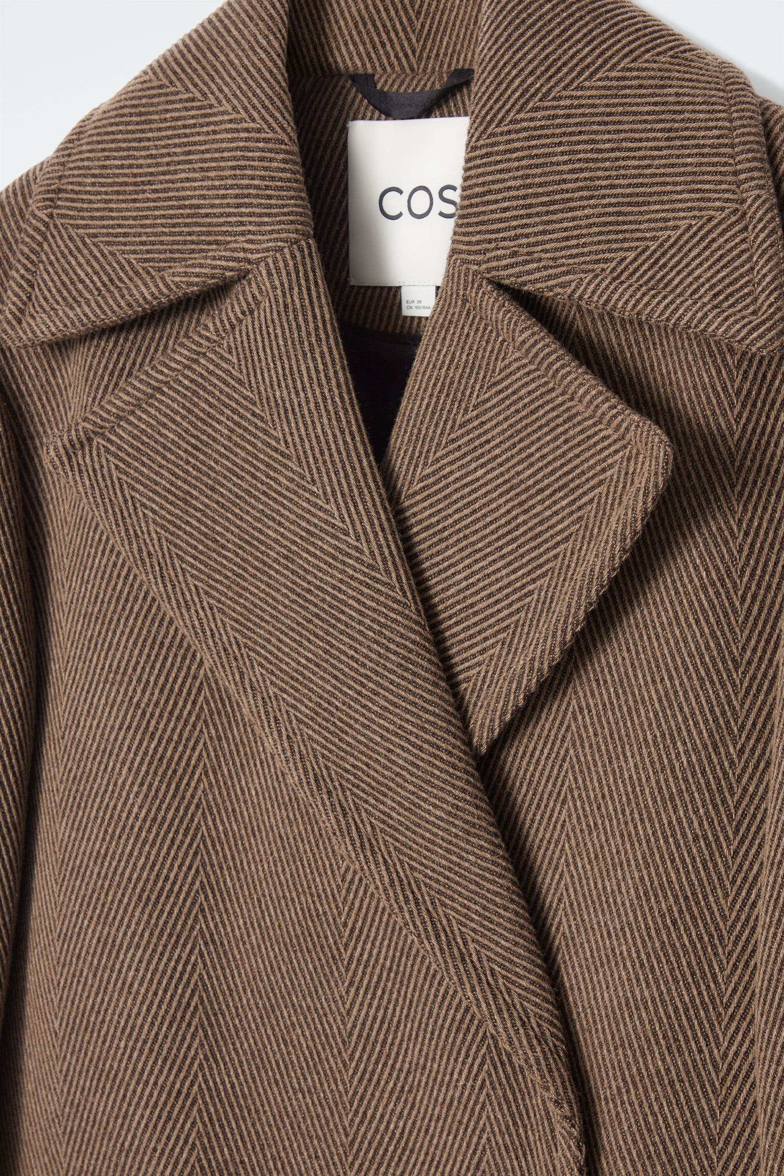 TAILORED HERRINGBONE WOOL COAT テーラードヘリンボーンウールコート｜COS コス 公式オンラインストア