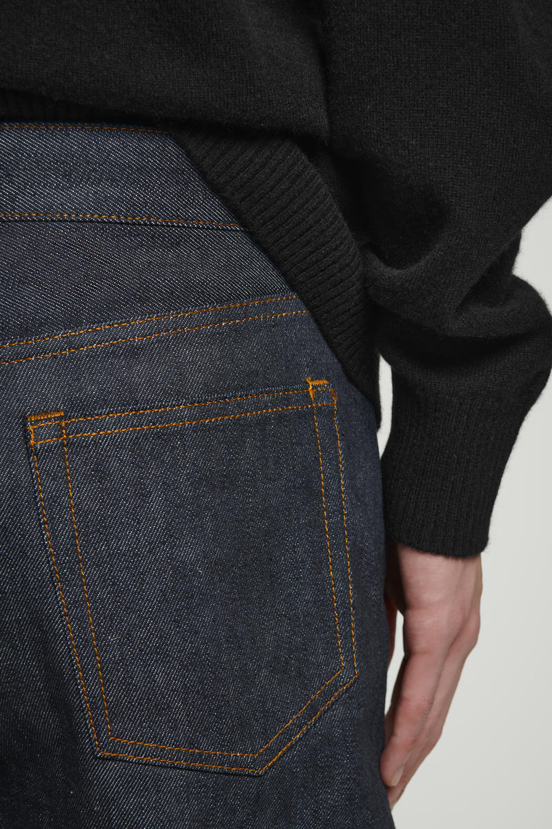 COS MARGIN RAW SELVEDGE JEANS - テーパード