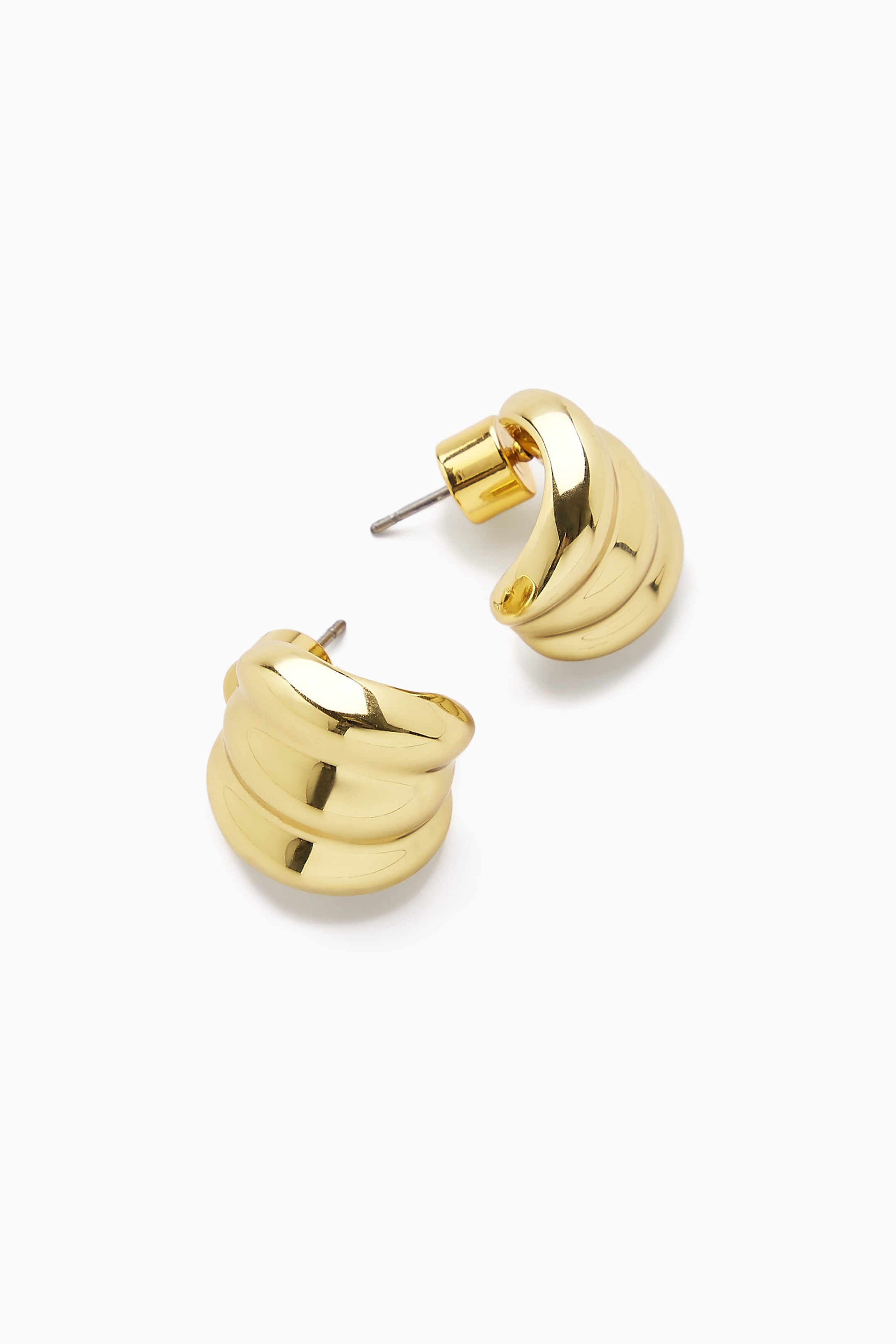 CURVED LAYERED STUD EARRINGS