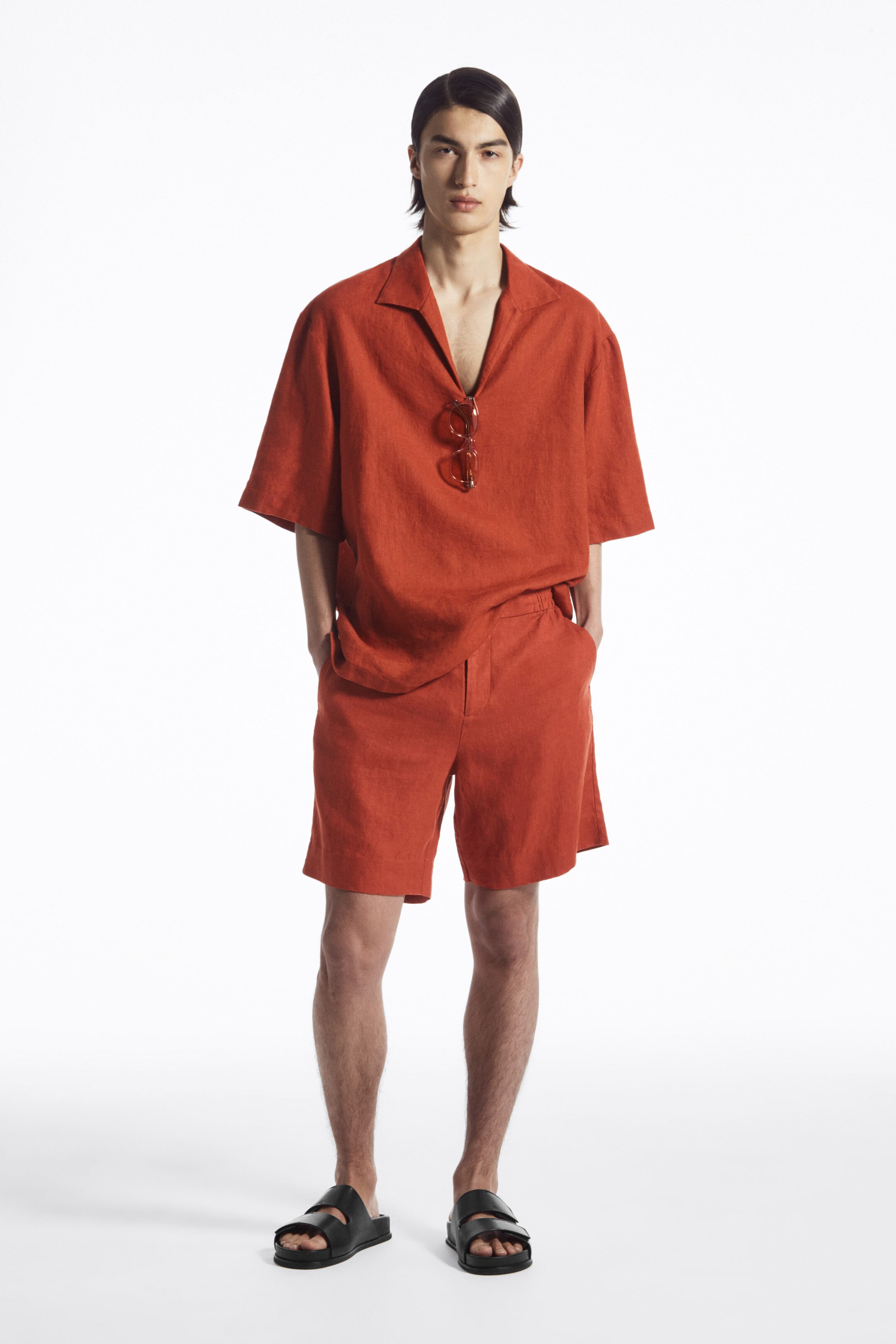 ELASTICATED LINEN SHORTS