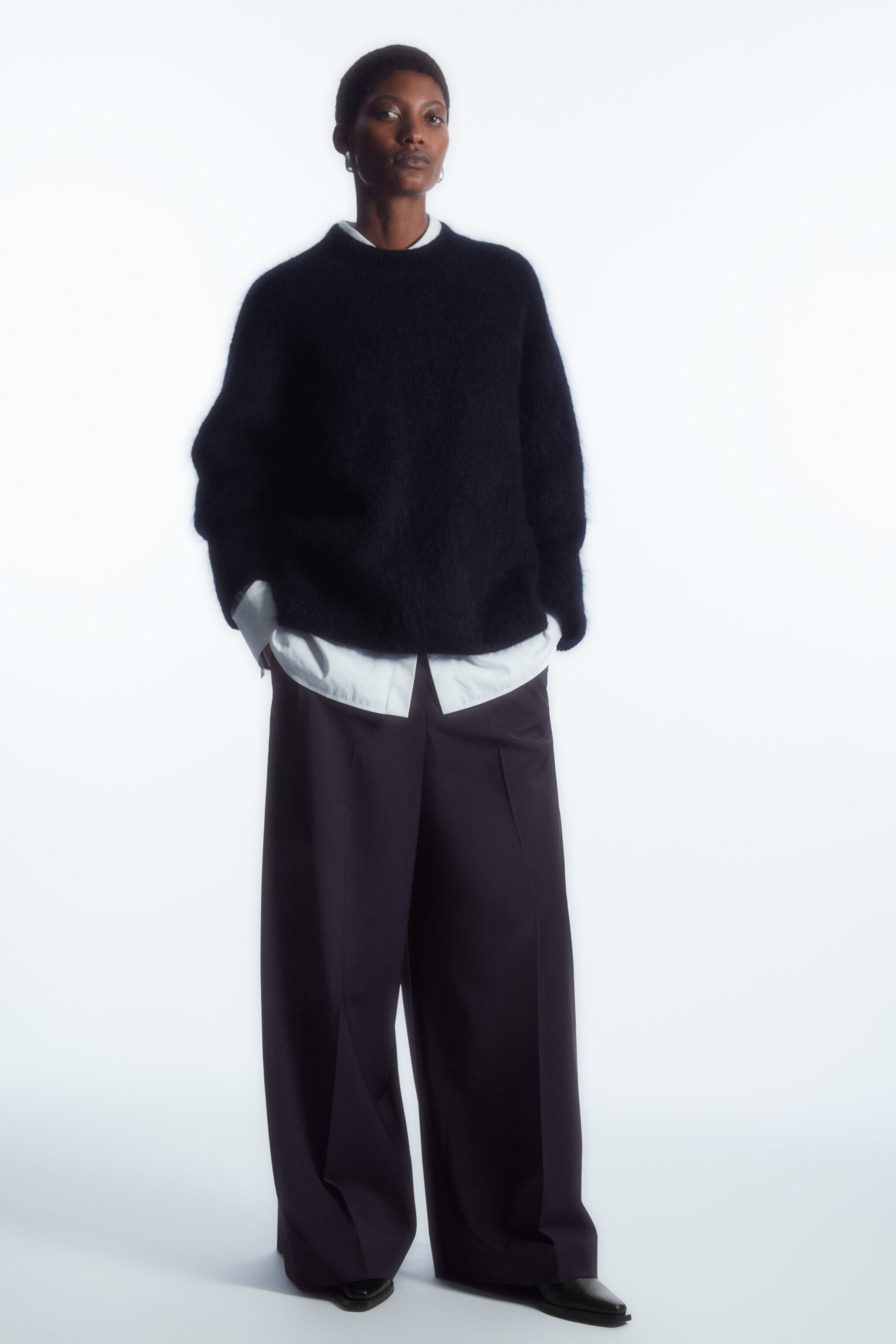 VOLUMINOUS WIDE-LEG WOOL TROUSERS