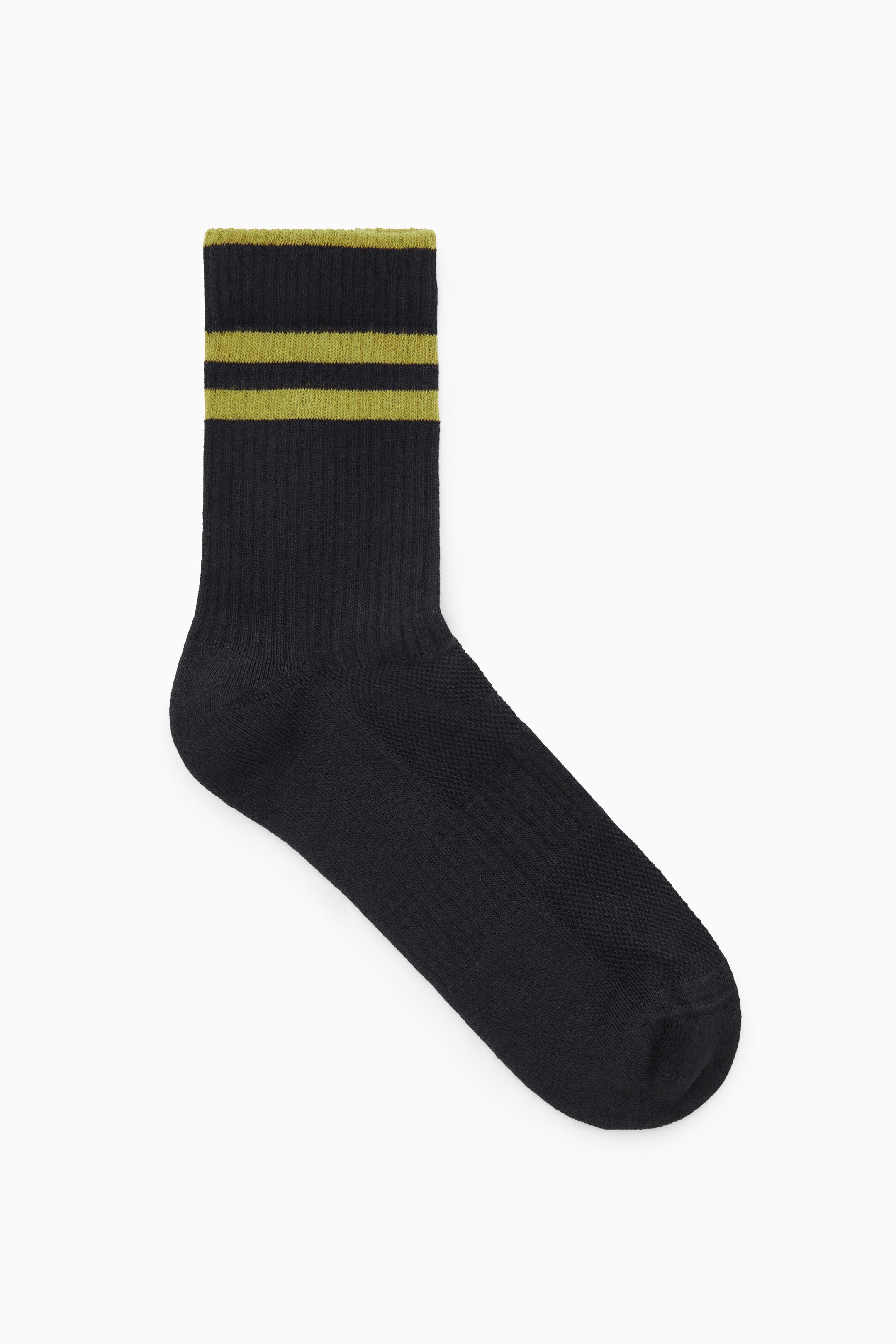 STRIPED SPORTS SOCKS