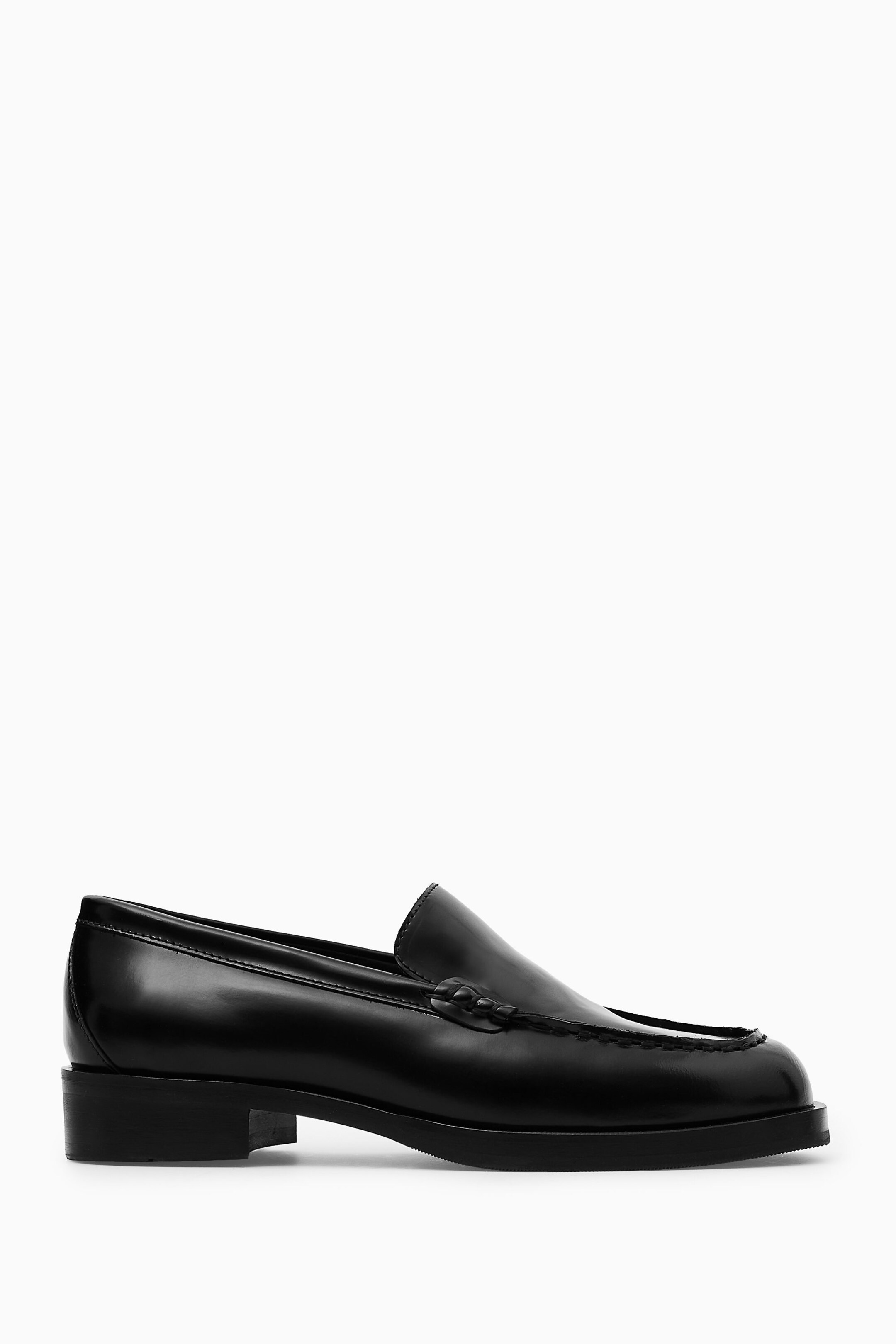 CLEAN LEATHER LOAFERS