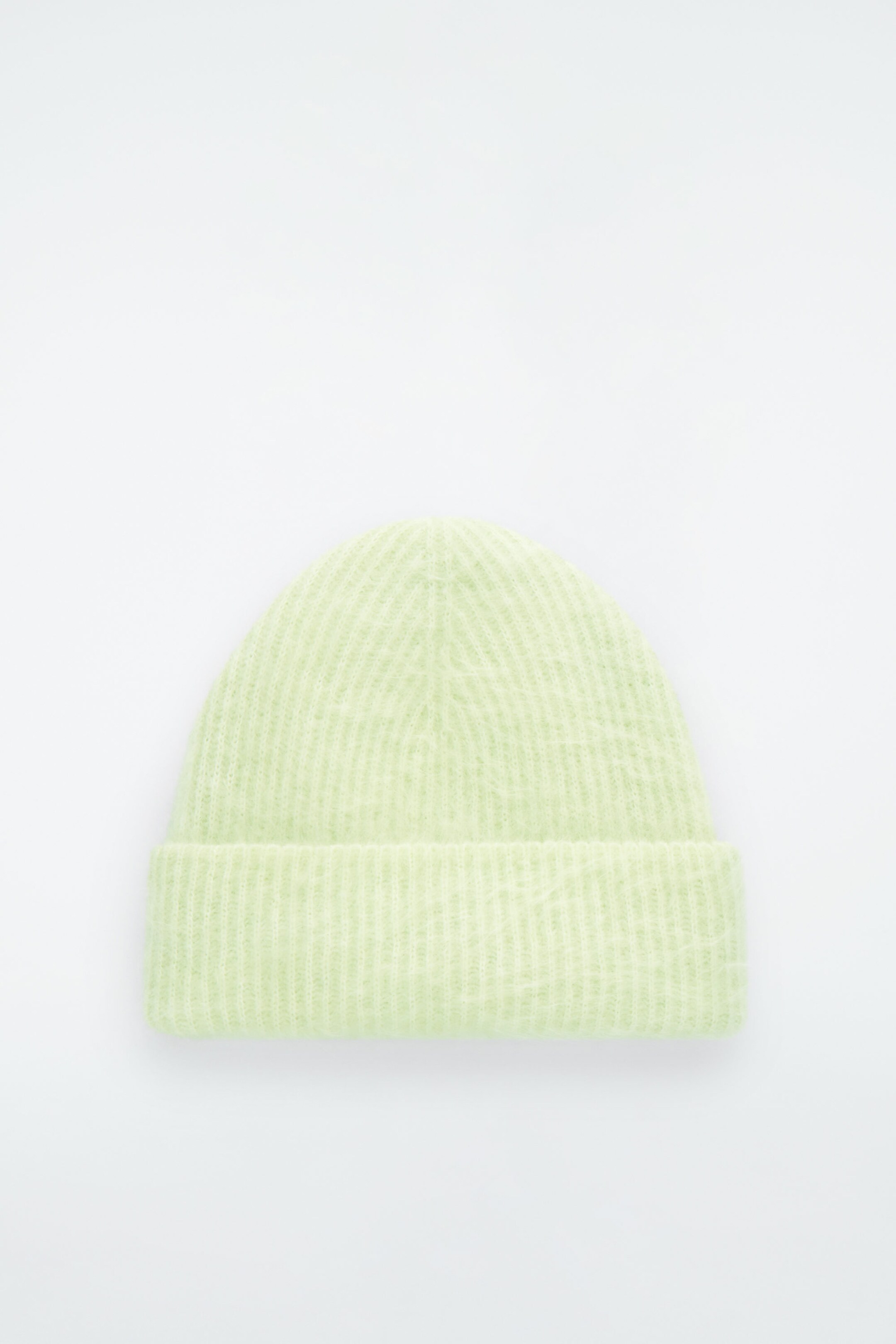 GERIPPTE BEANIE AUS MOHAIR