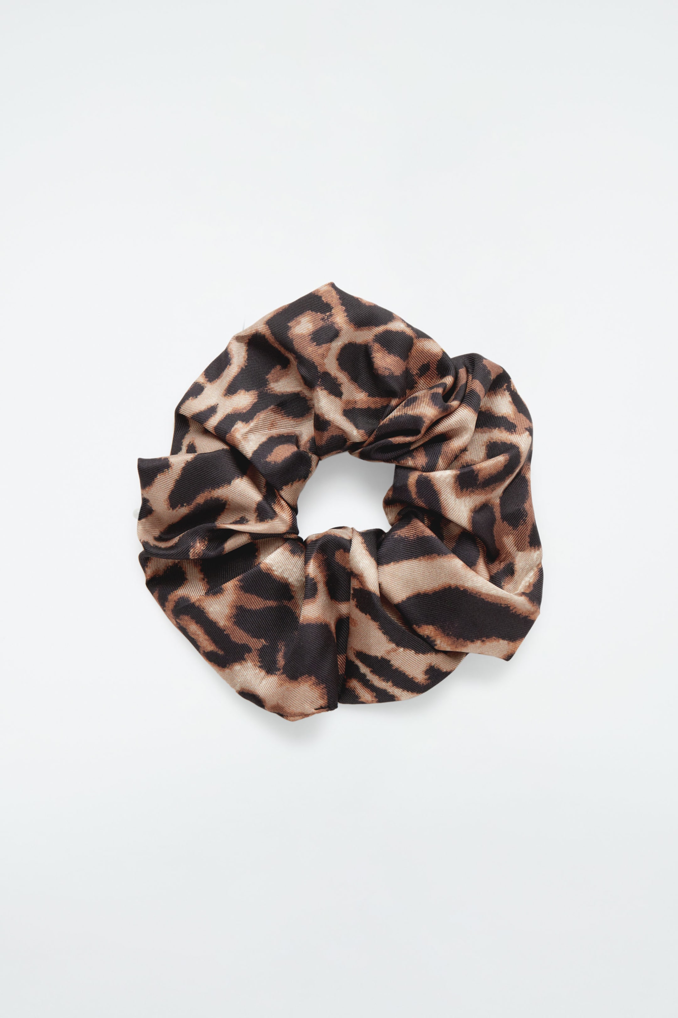 SCRUNCHIE IN SETA CON STAMPA LEOPARDATA