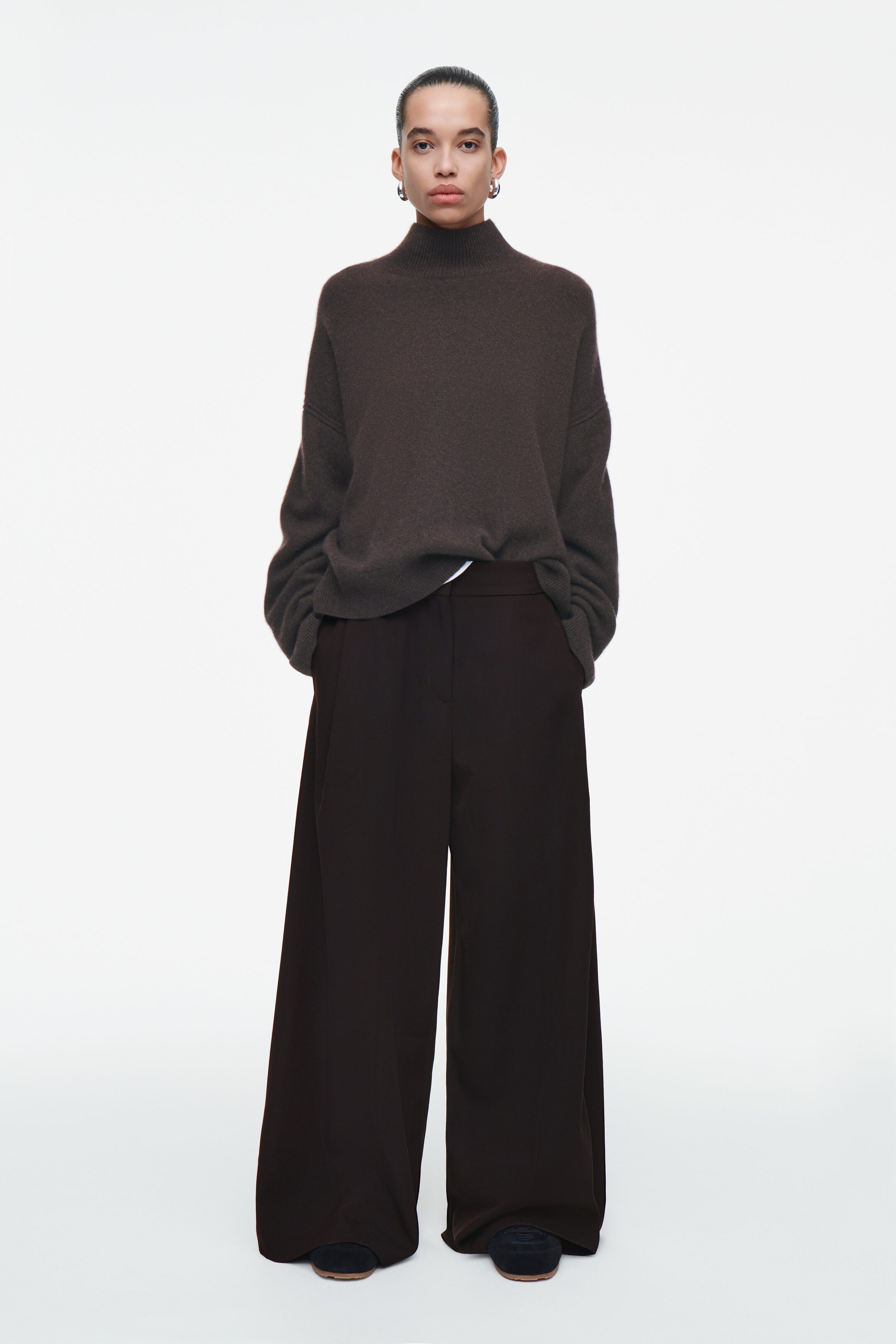 RELAXED WOOL-BLEND WIDE-LEG TROUSERS