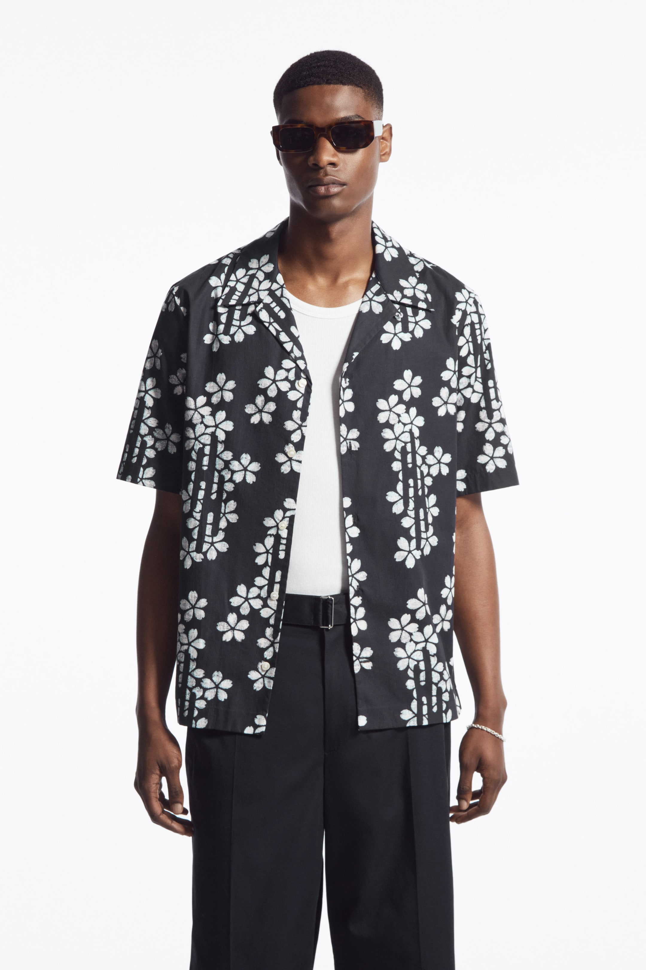 FLORAL-PRINT SHORT-SLEEVED SHIRT