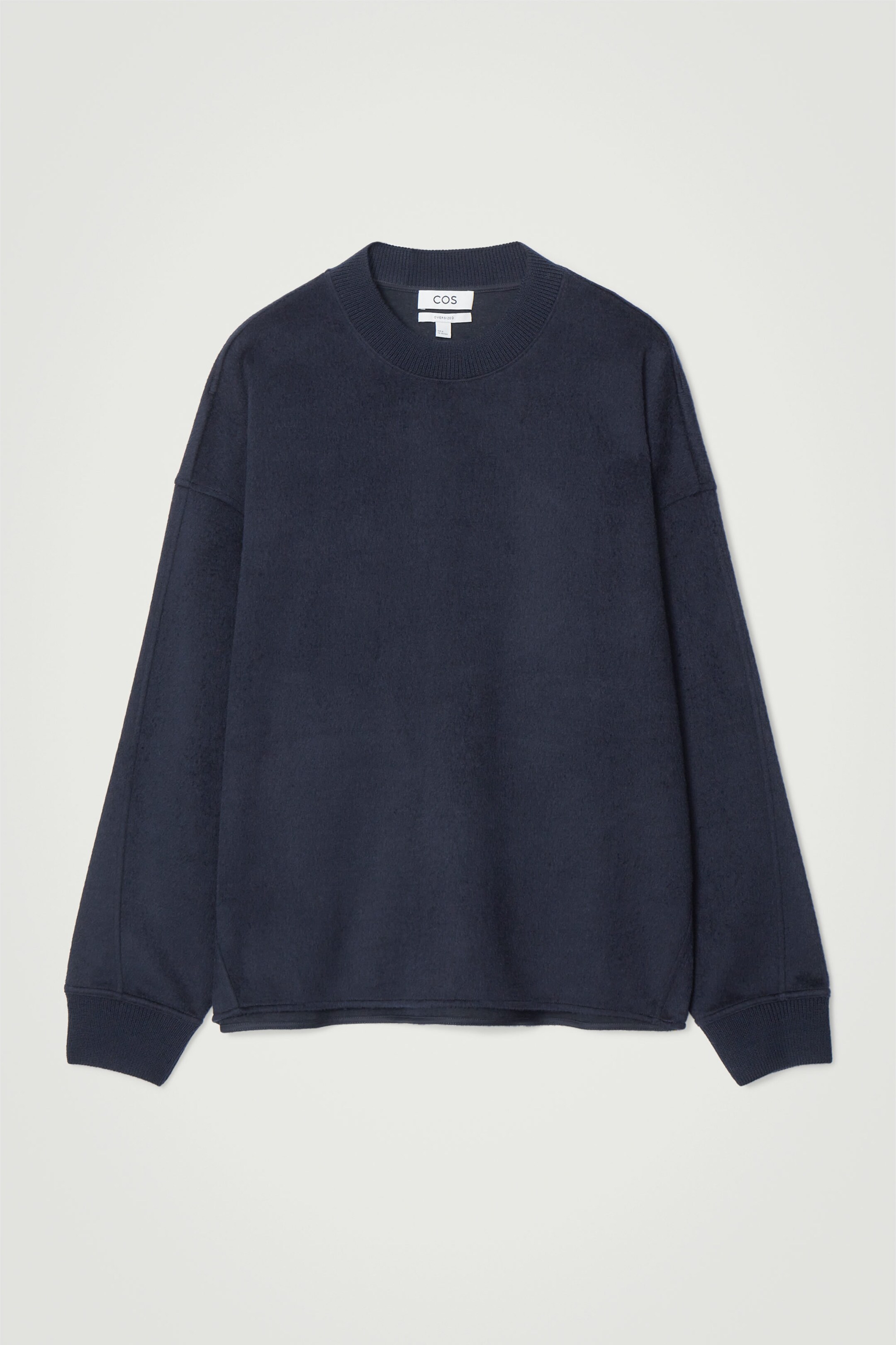 OVERSIZED-PULLOVER AUS MERINOWOLLE