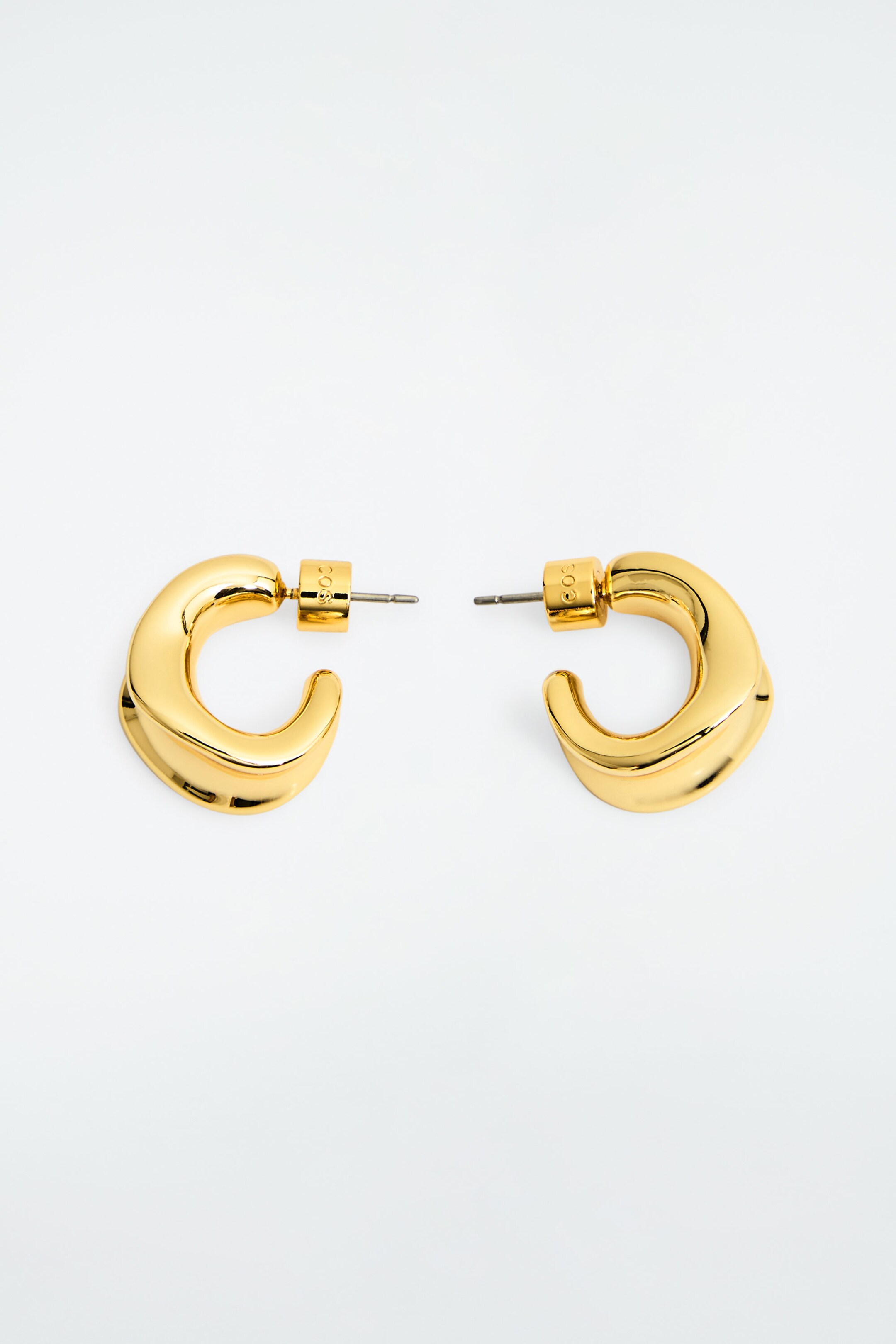 SCULPTED HOOP EARRINGS