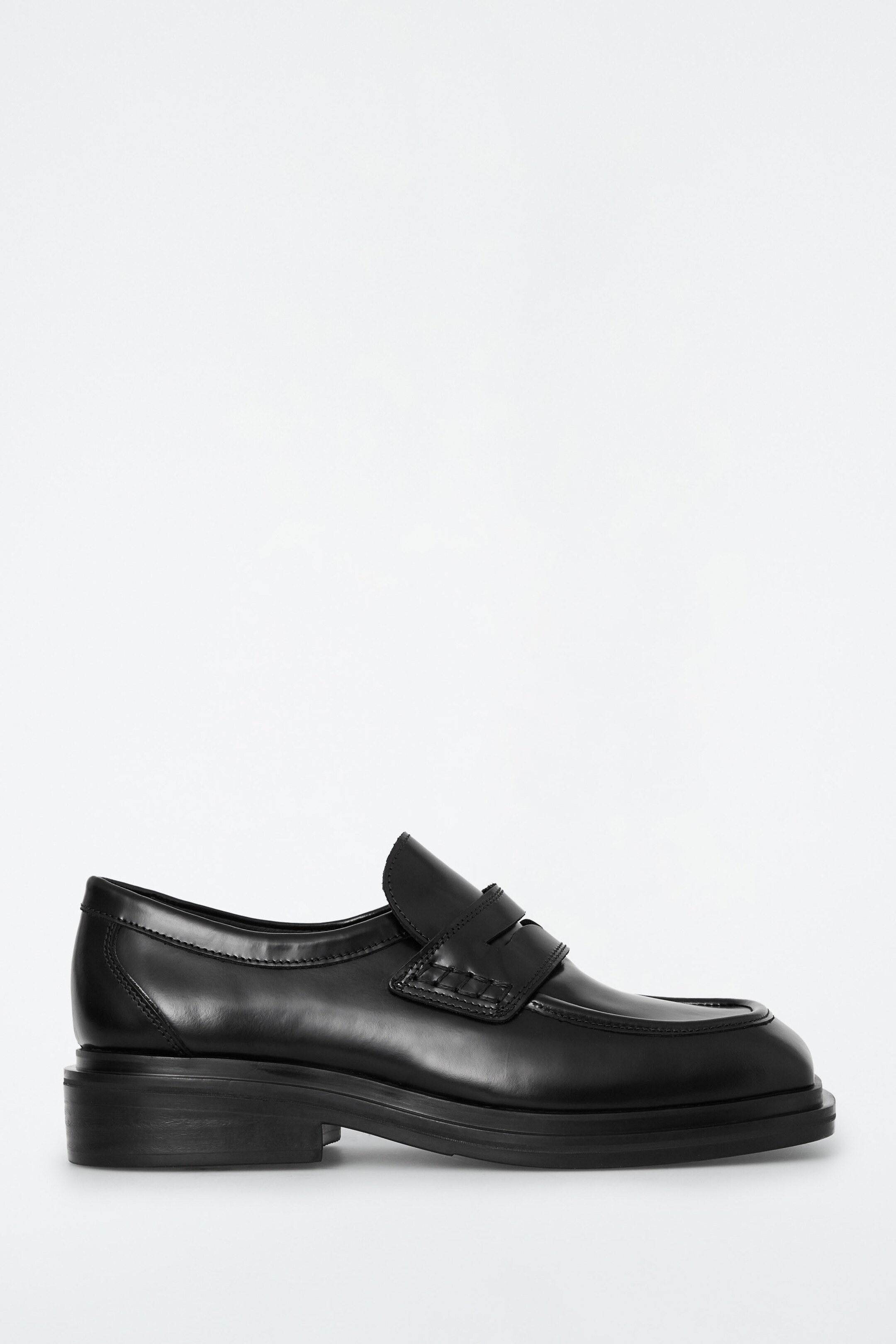 CHUNKY SQUARE-TOE LEATHER LOAFERS