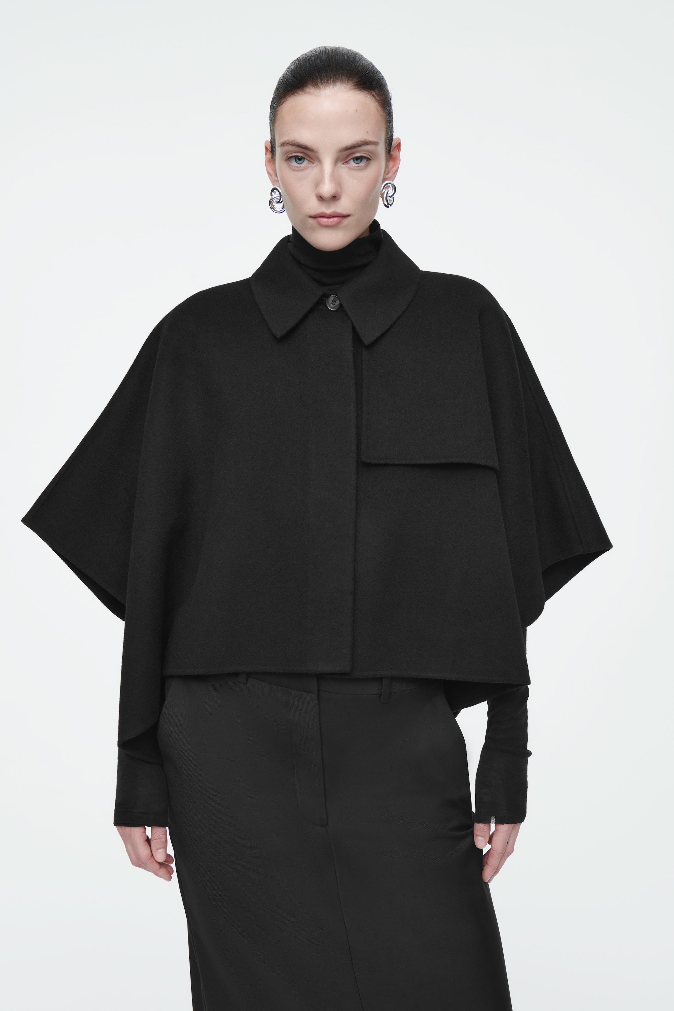 CROPPED DOUBLE-FACED CAPE