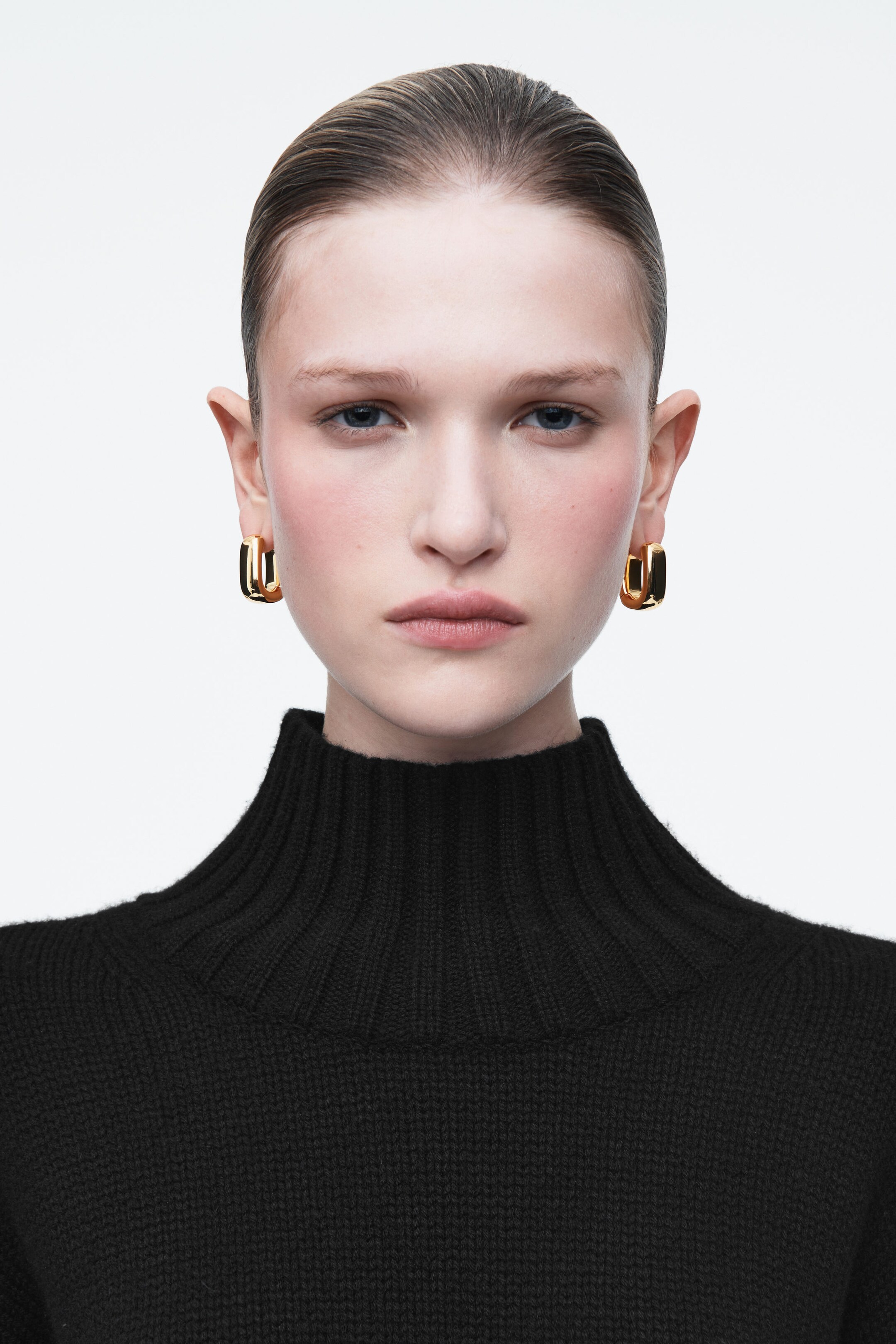 CHUNKY SQUARED HOOP EARRINGS