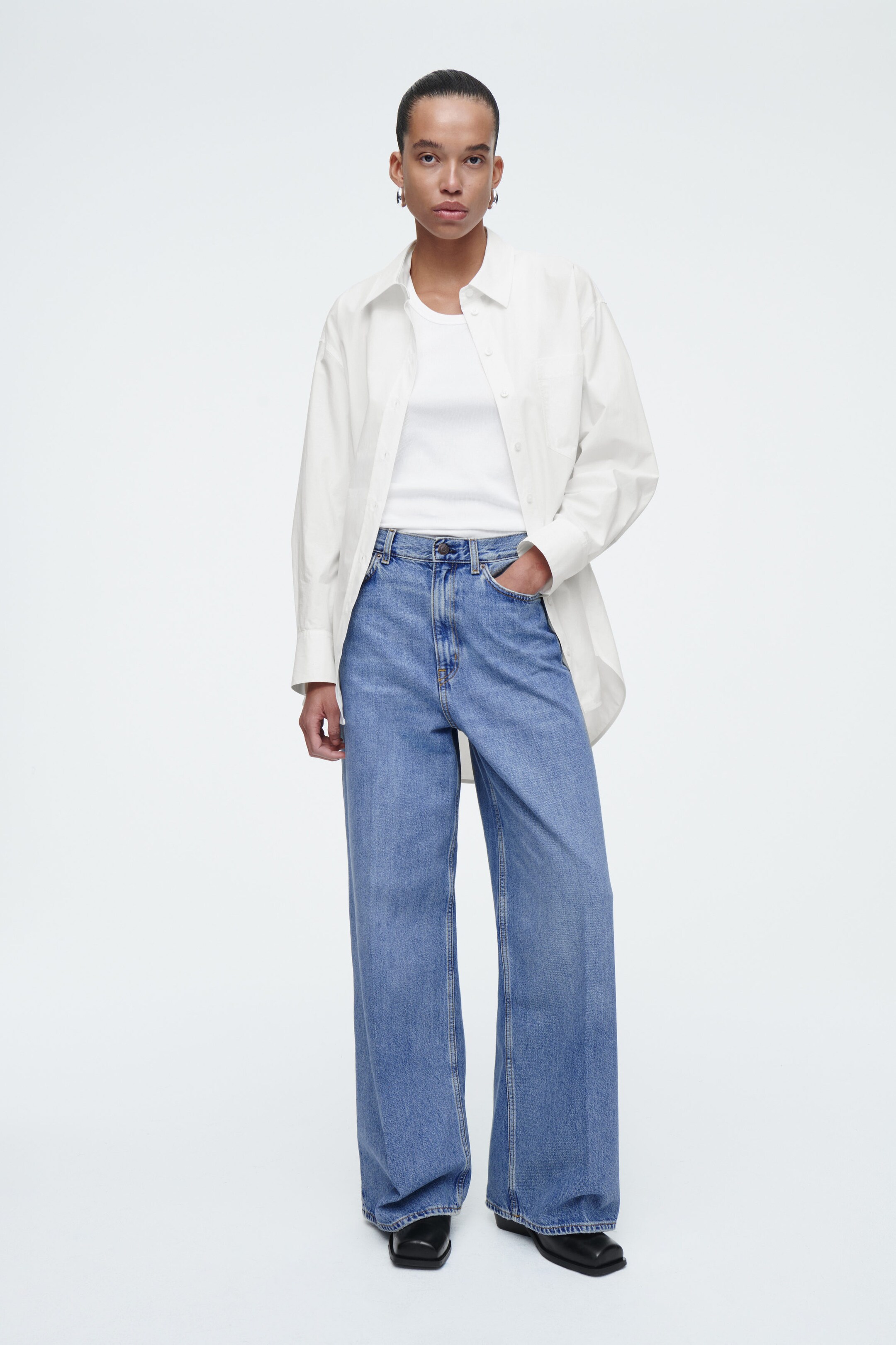 TIDE JEANS MIT WEITEM BEIN