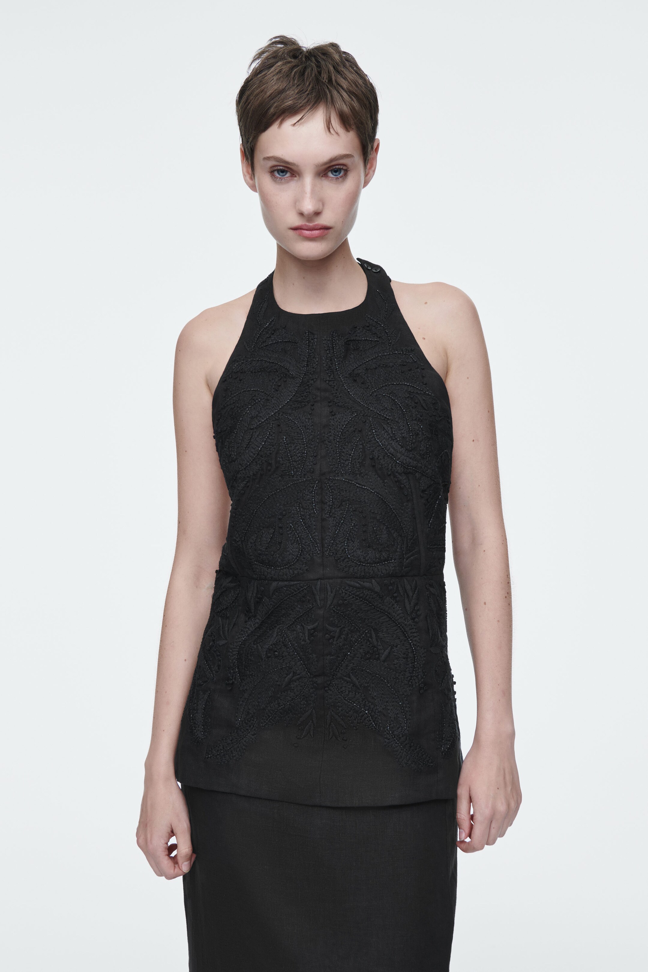 RACERBACK EMBROIDERED TOP