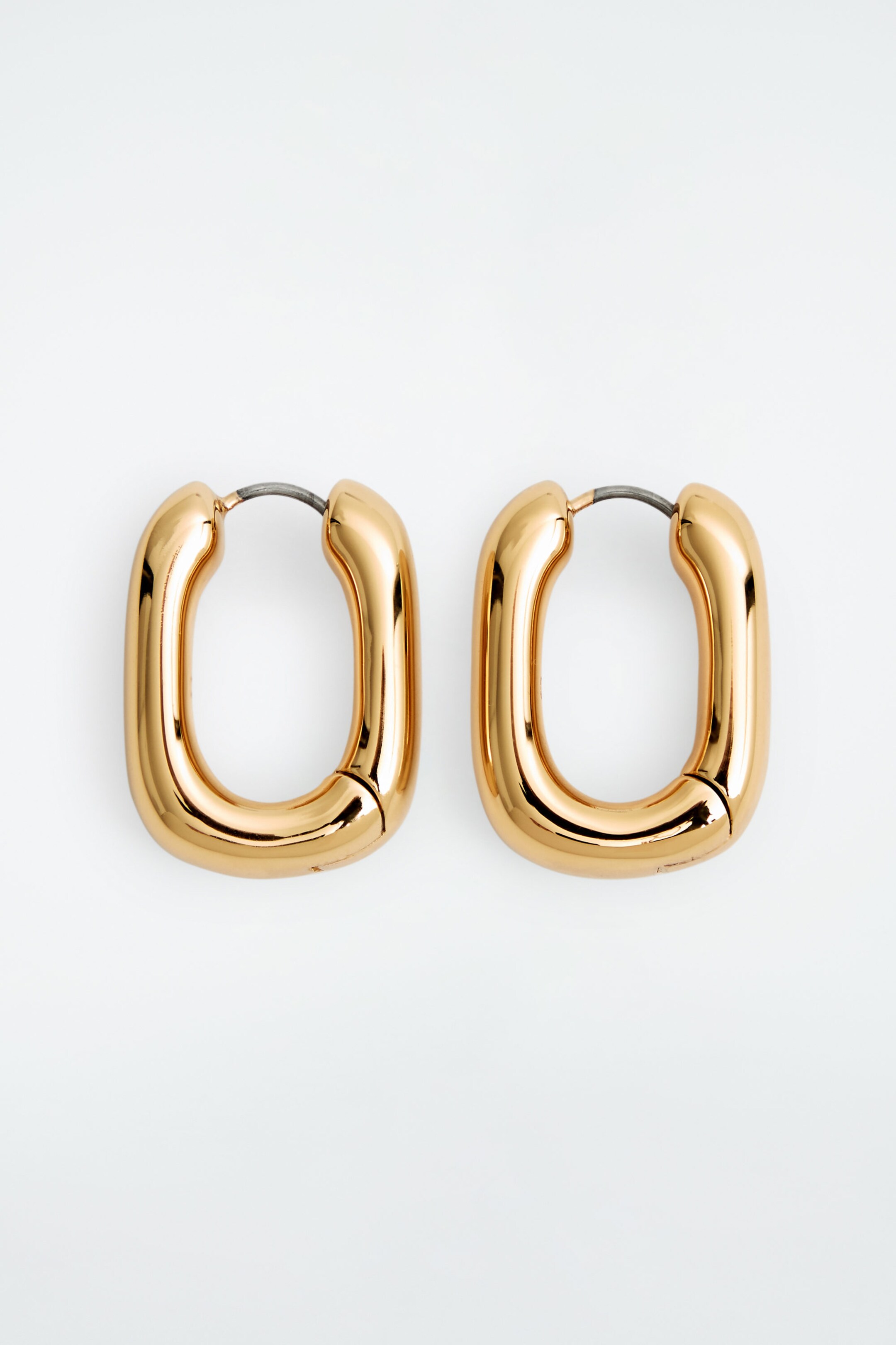 CHUNKY SQUARED HOOP EARRINGS