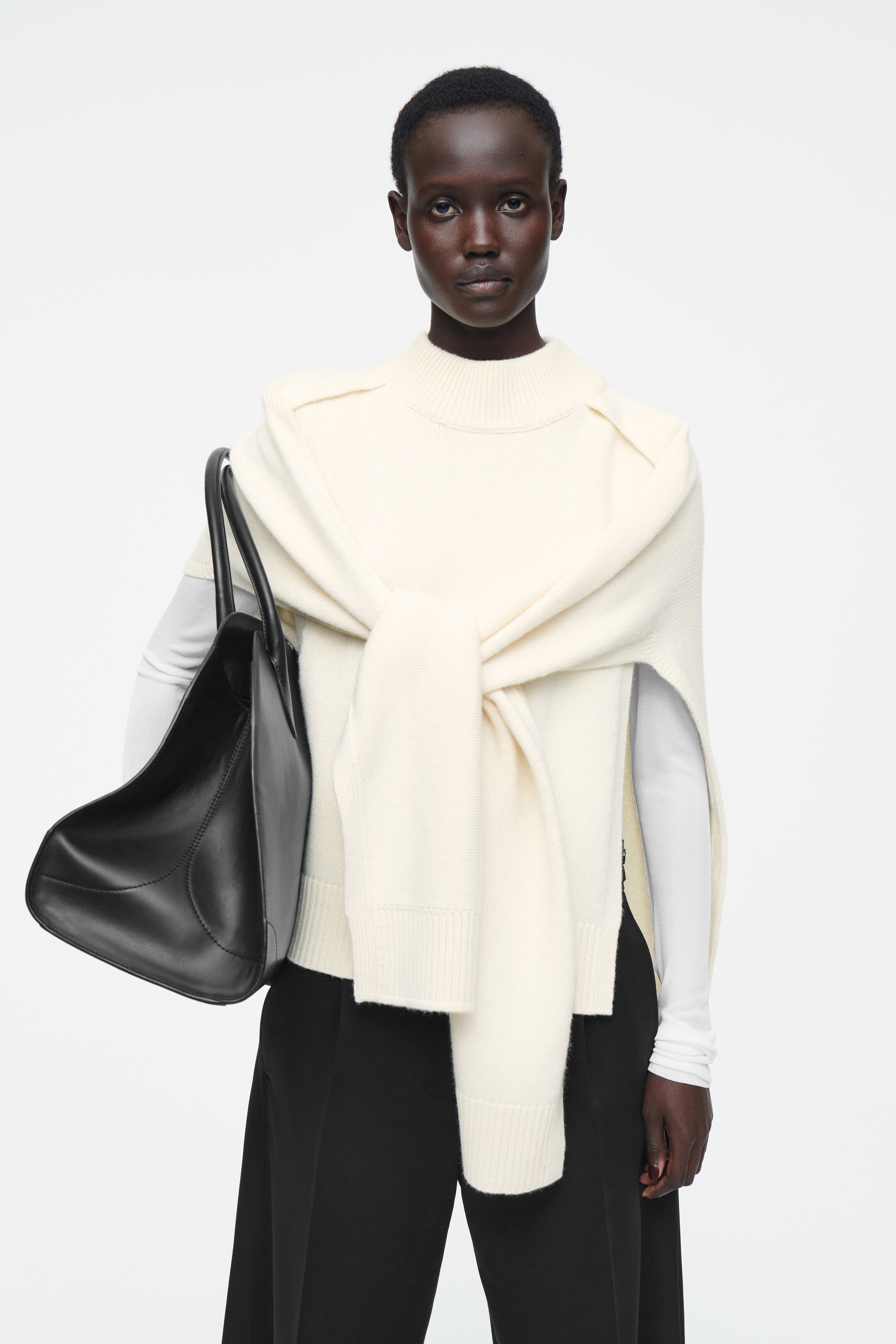 HYBRID WOOL CAPE JUMPER