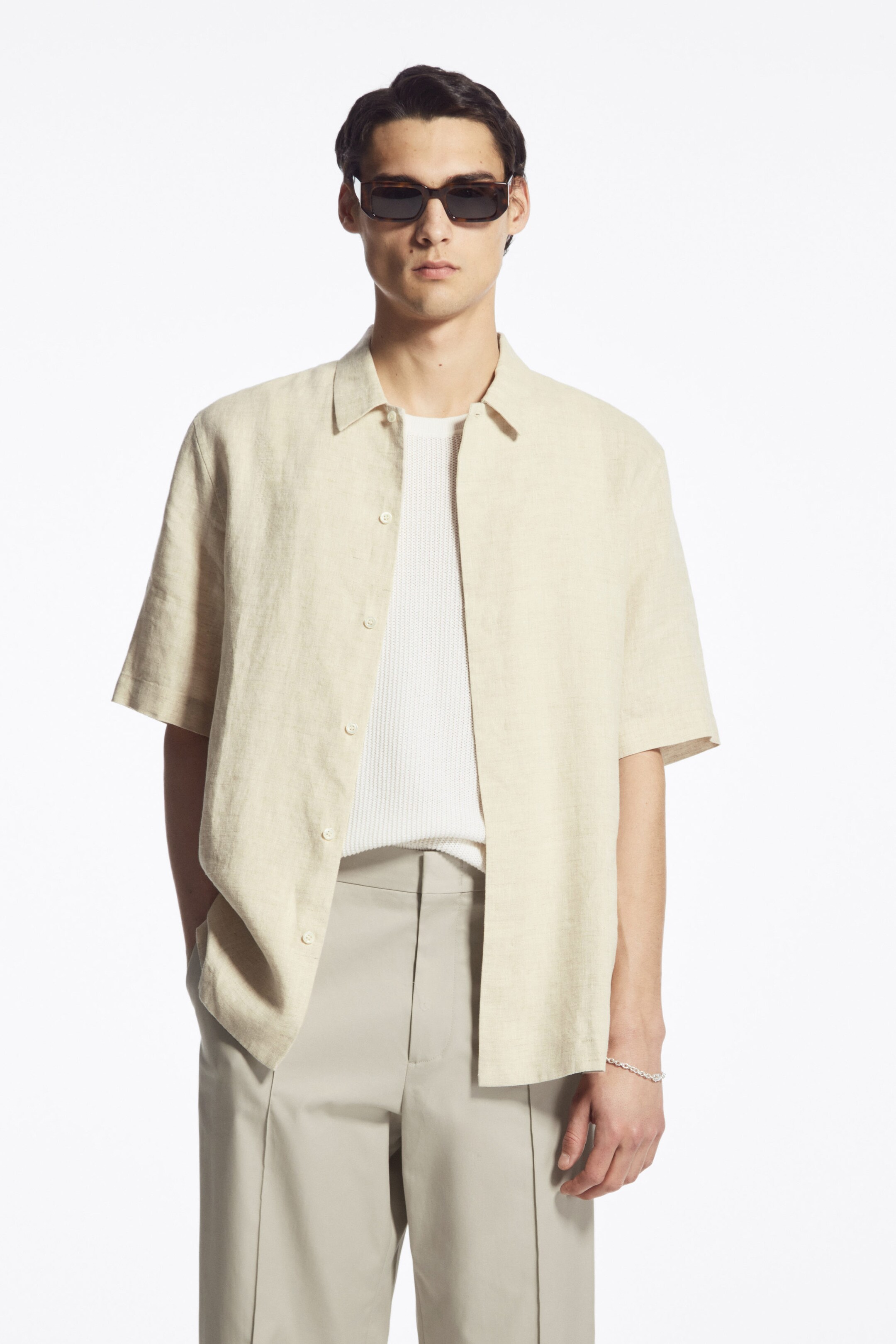 SHORT-SLEEVED LINEN SHIRT