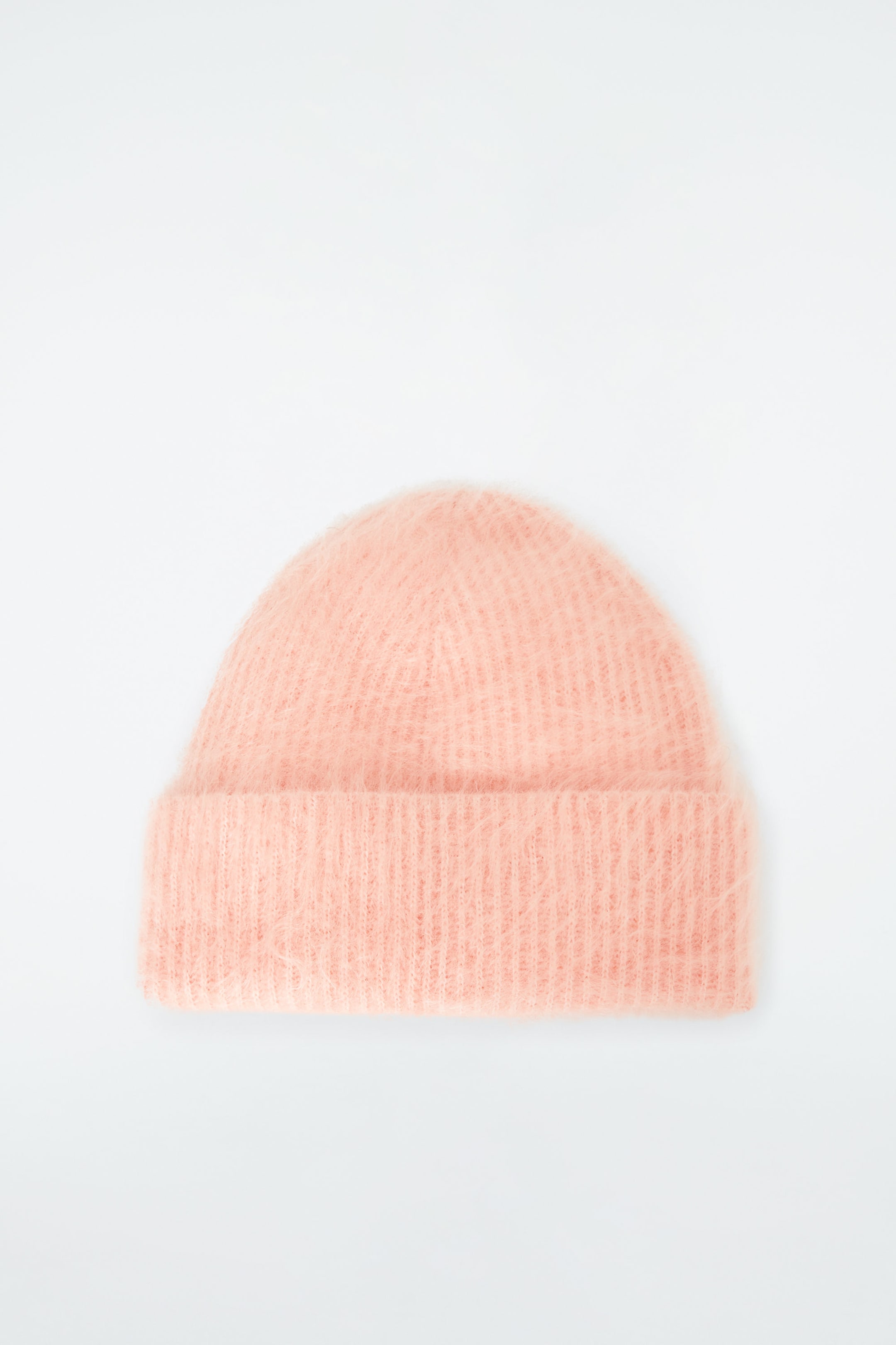 RIBBED MOHAIR BEANIE