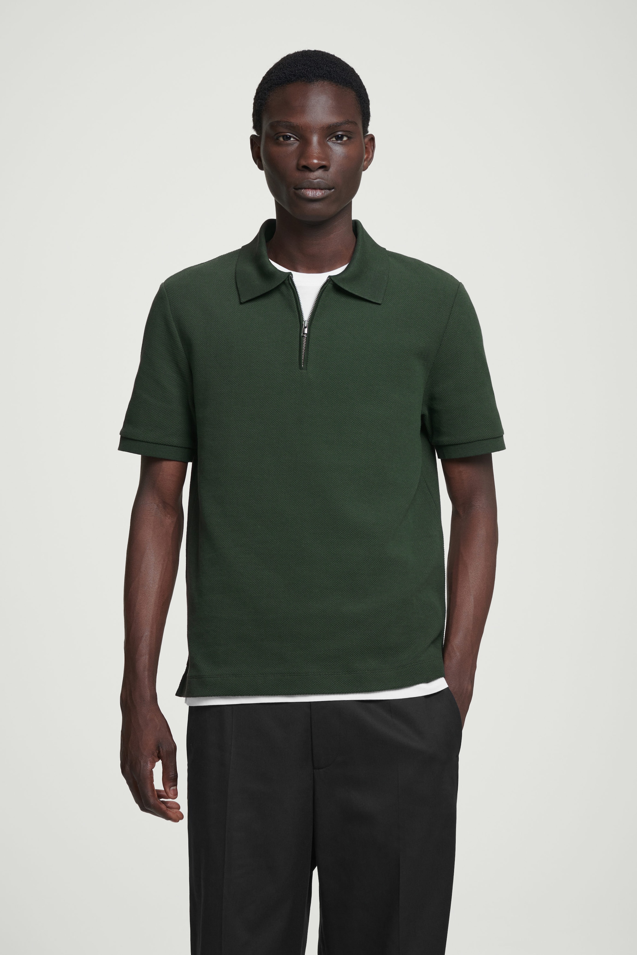 SHORT-SLEEVED ZIP-UP POLO SHIRT