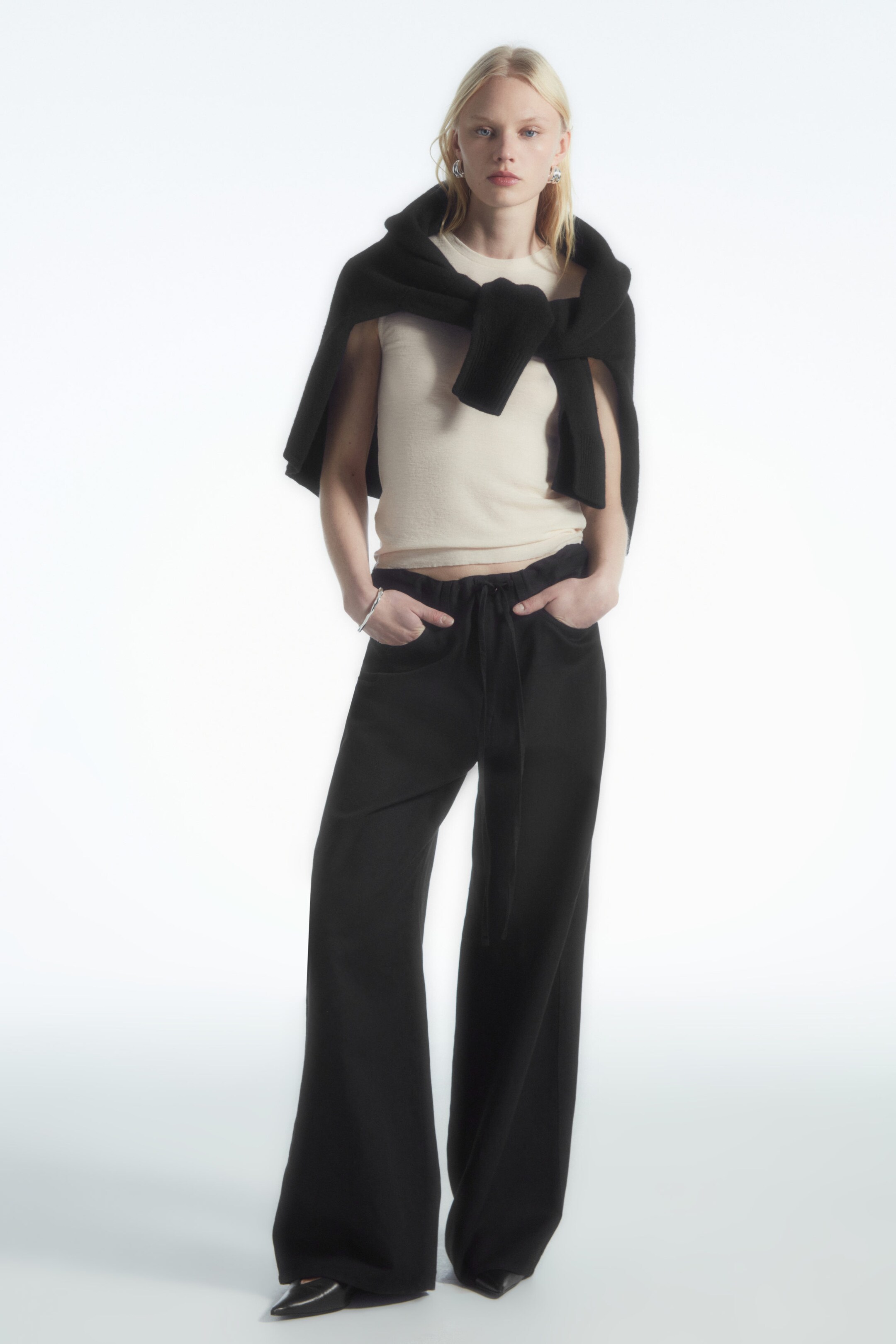 WIDE-LEG DRAWSTRING PANTS