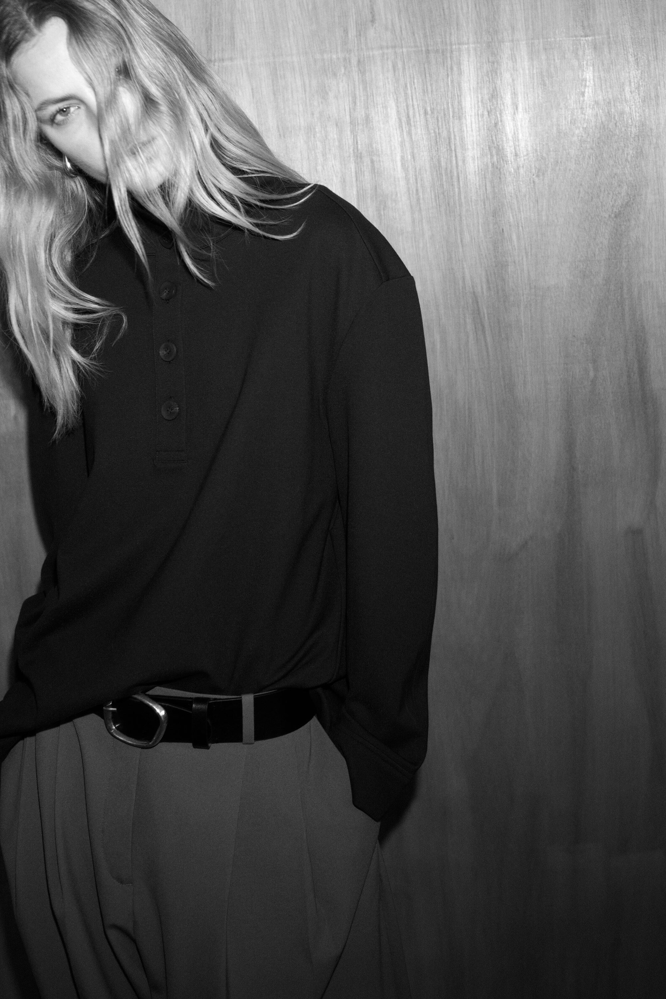 BUTTONED FUNNEL-NECK TOP