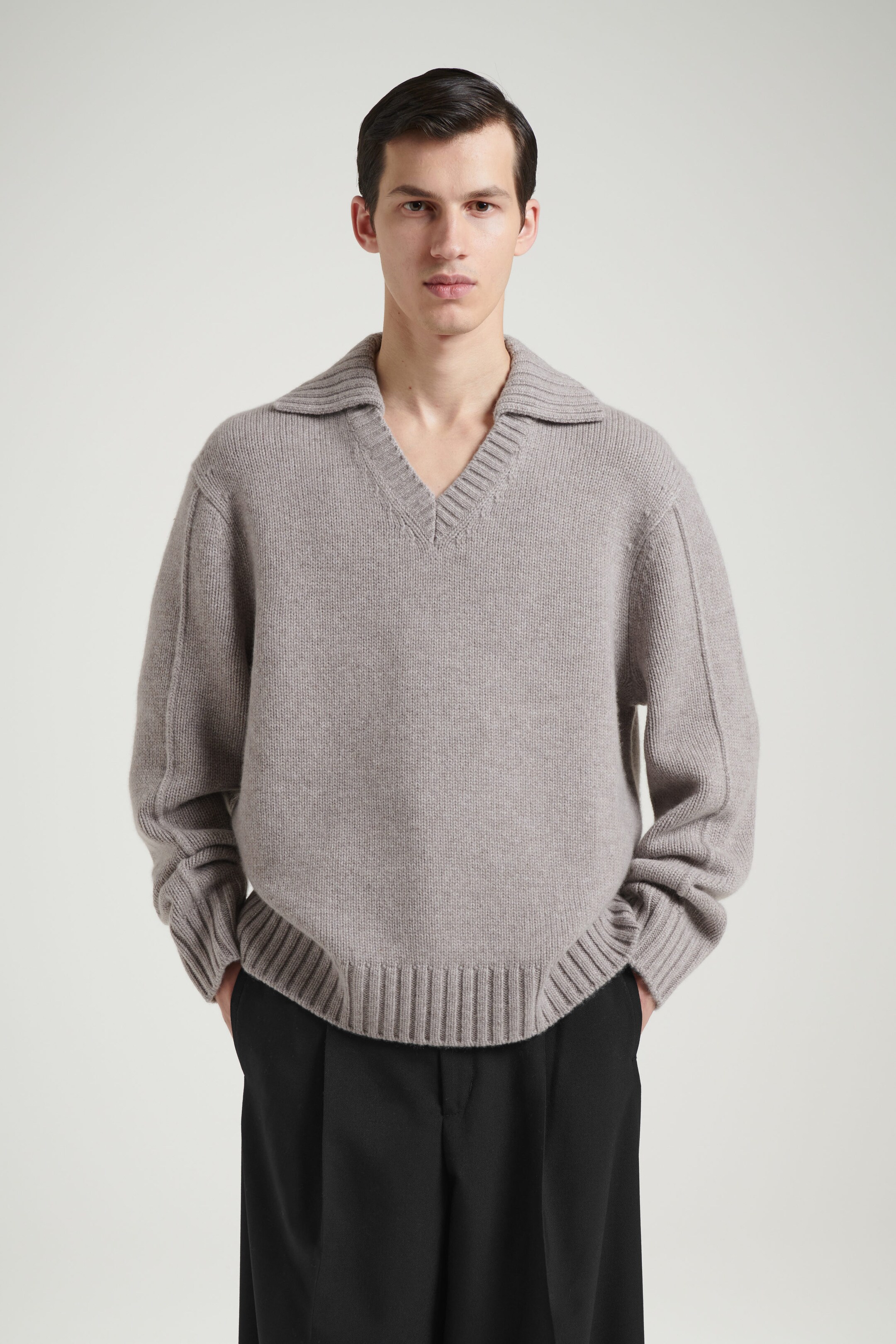 THE CASHMERE POLO JUMPER