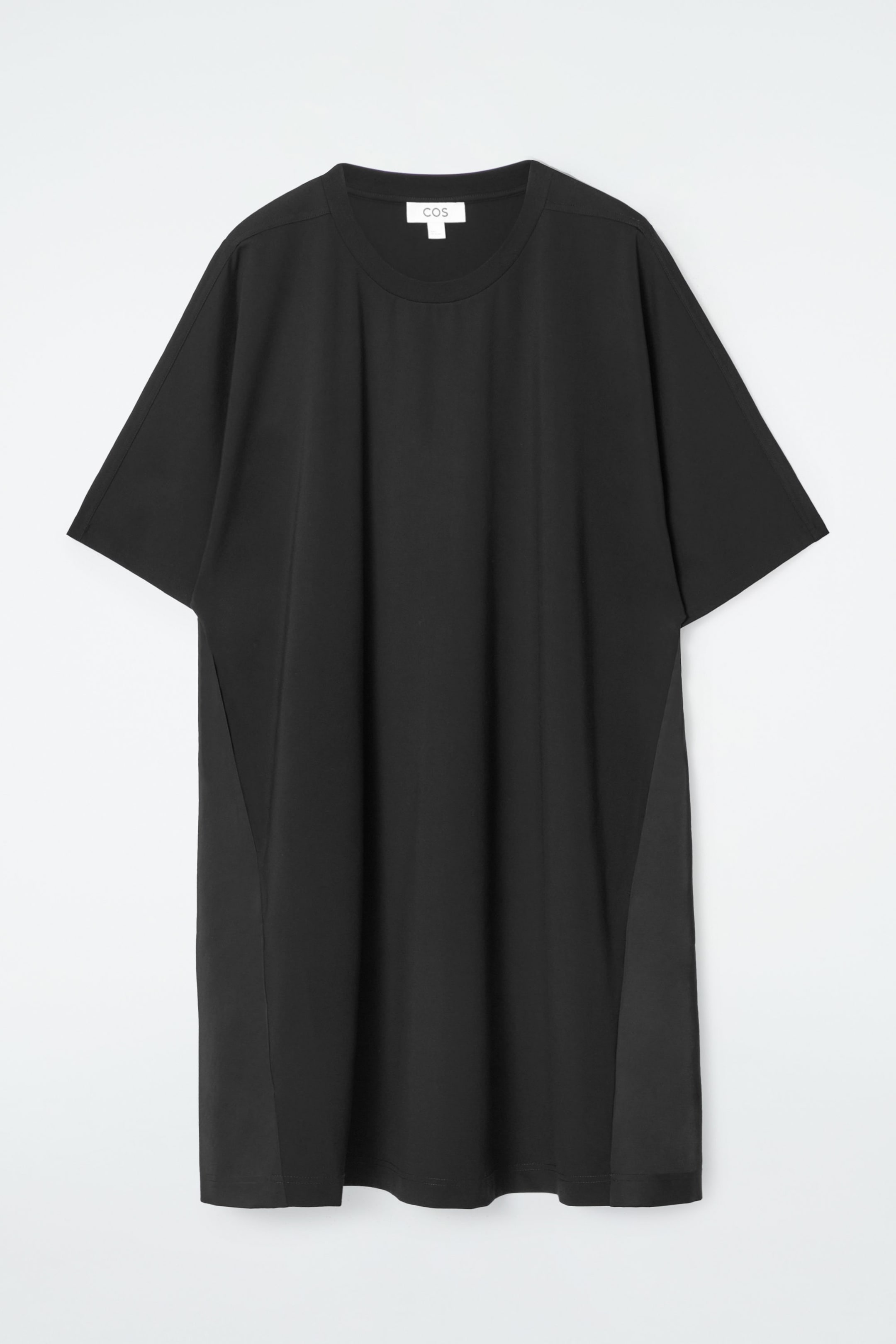 OVERSIZED T SHIRT KLEID AUS MEHREREN BAHNEN SCHWARZ