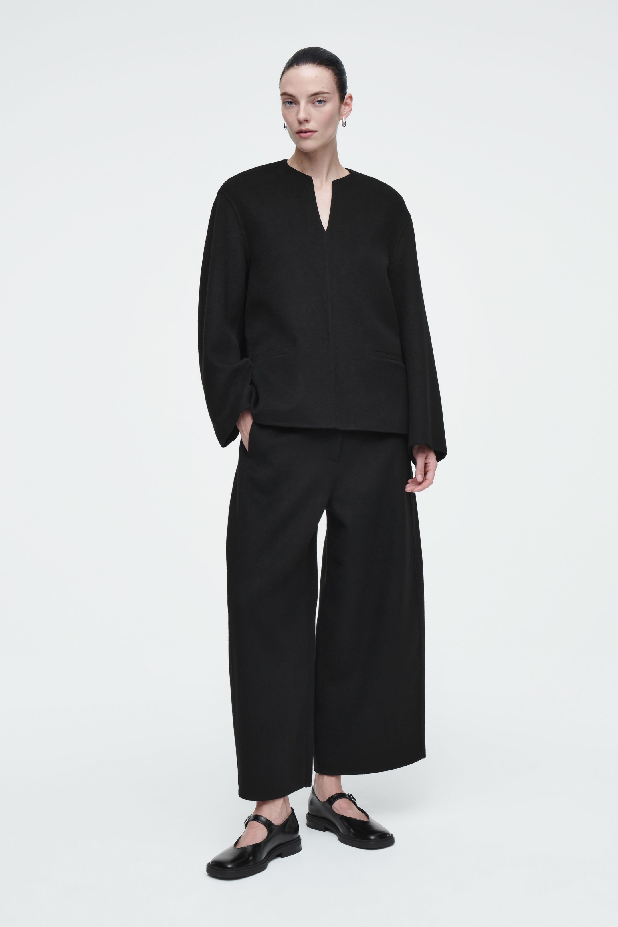 DOUBLE-FACED WOOL BARREL-LEG TROUSERS