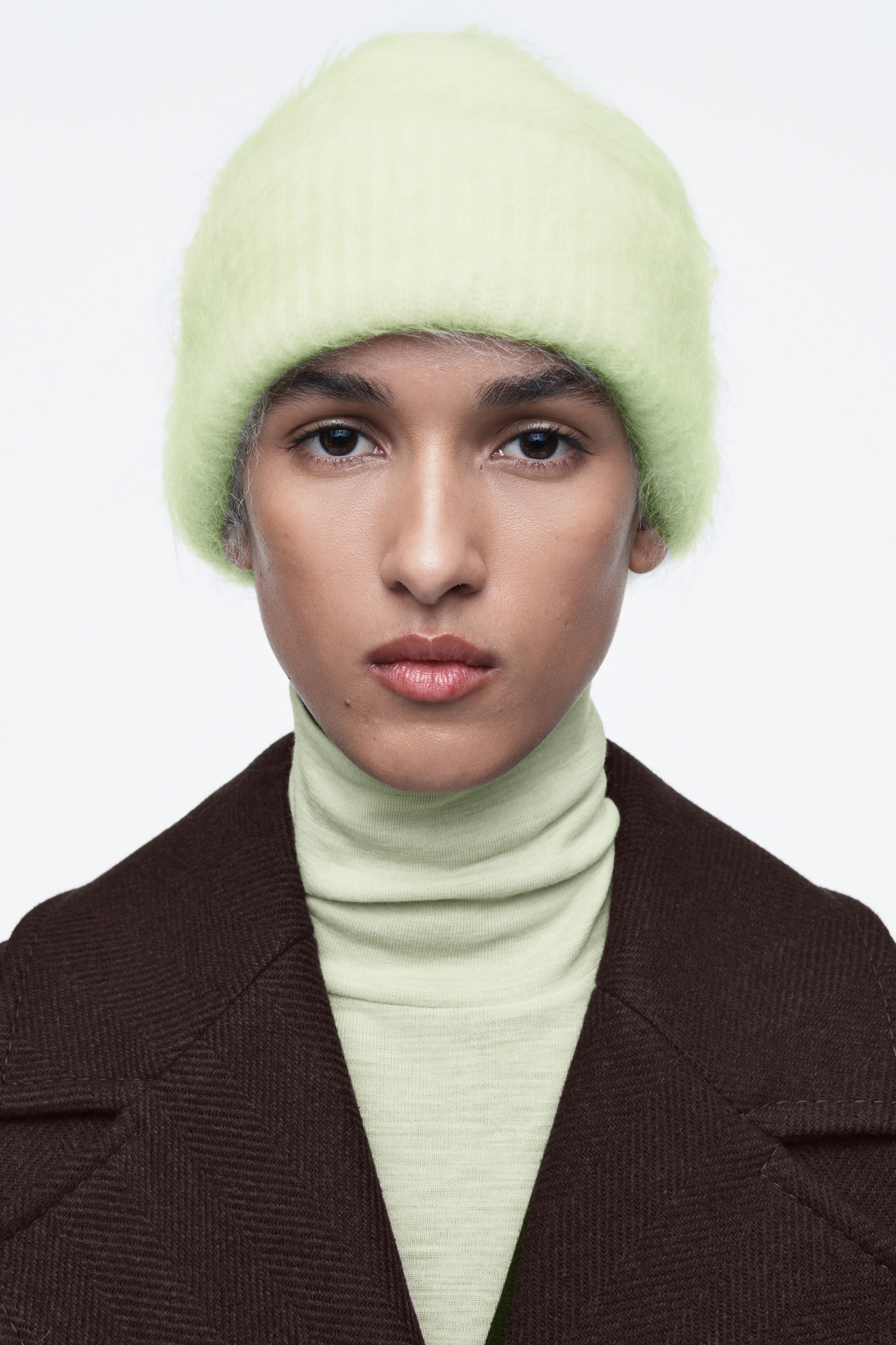 RIBBED MOHAIR BEANIE