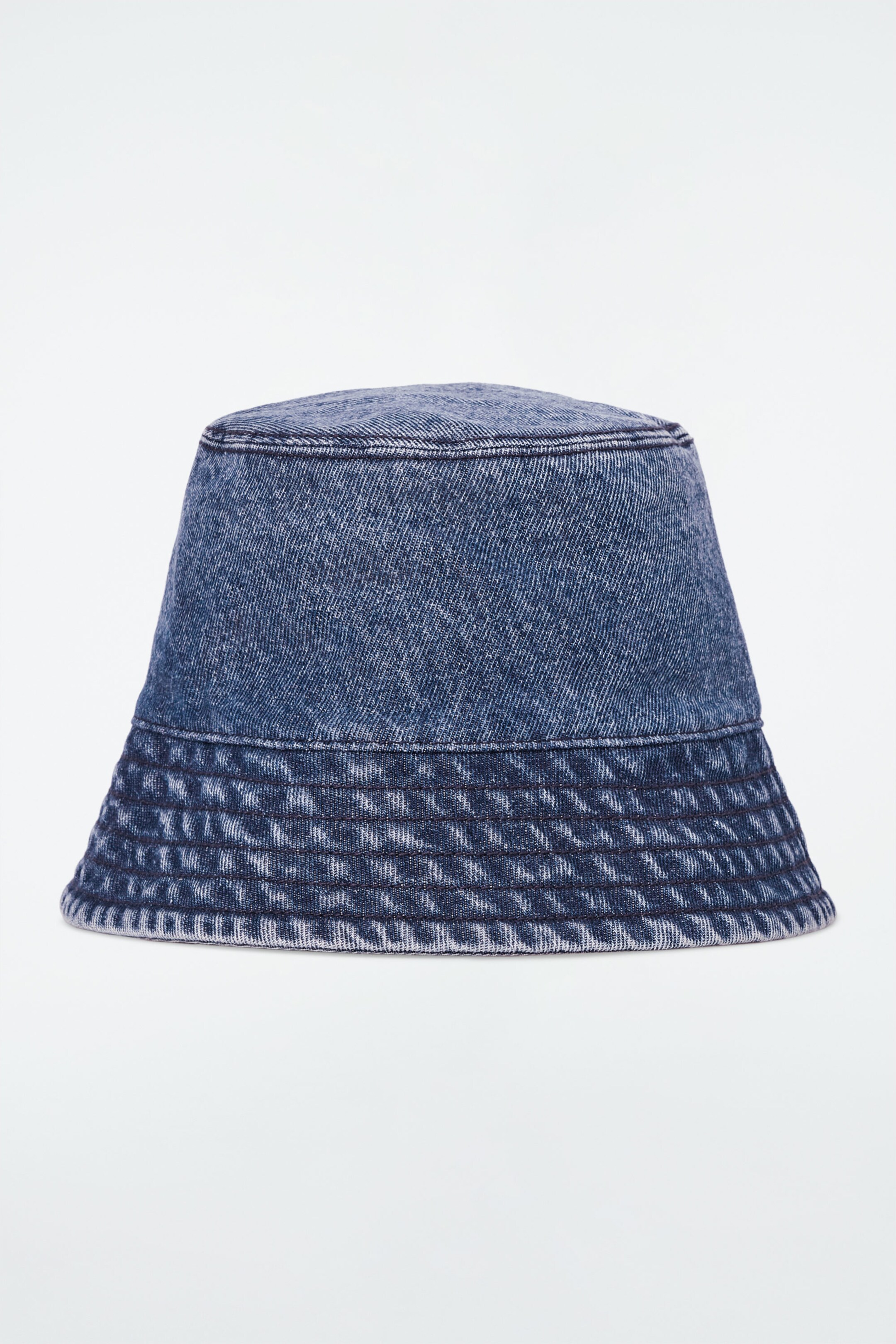 DENIM BUCKET HAT