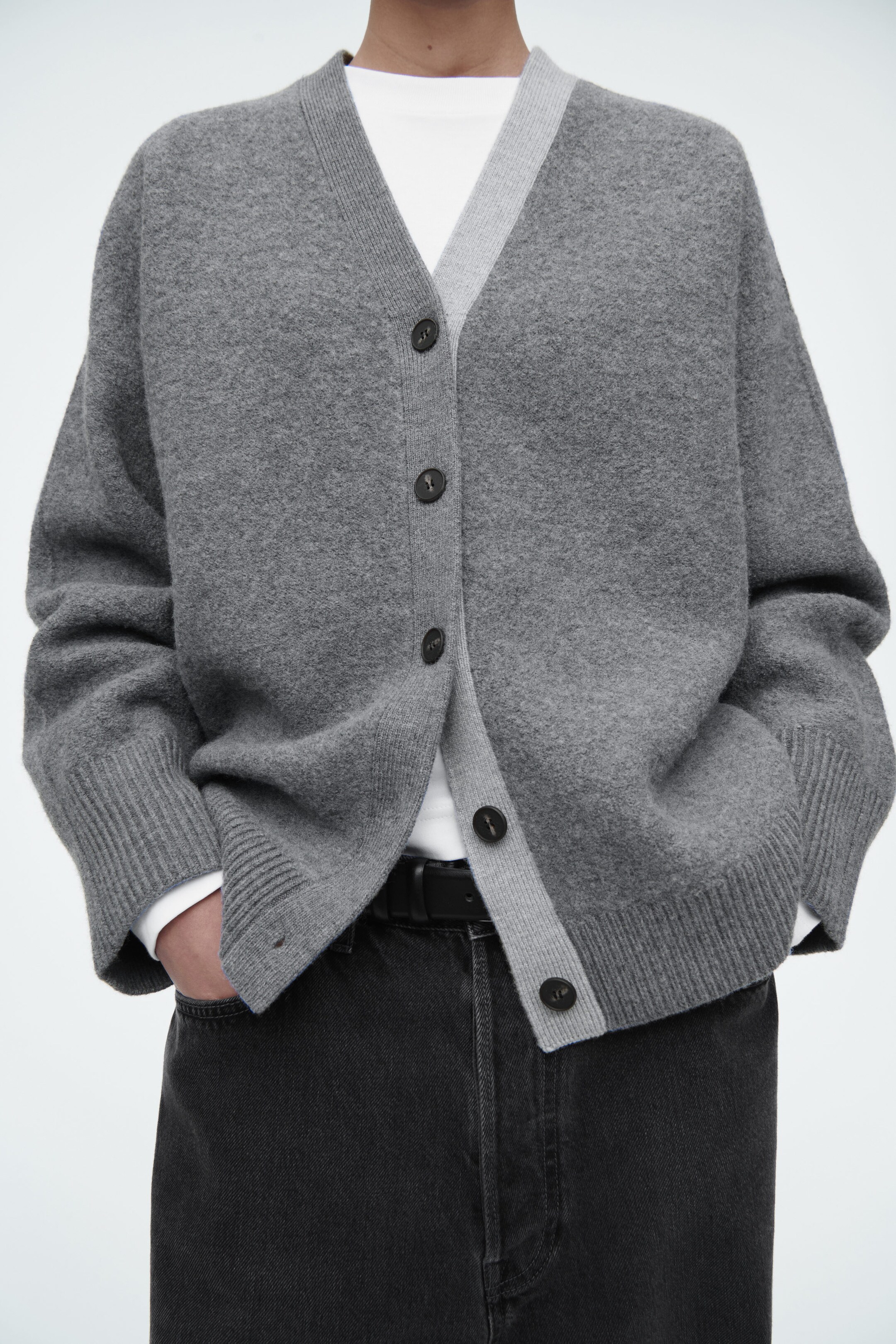 COLOUR-BLOCK WOOL V-NECK CARDIGAN - GREY