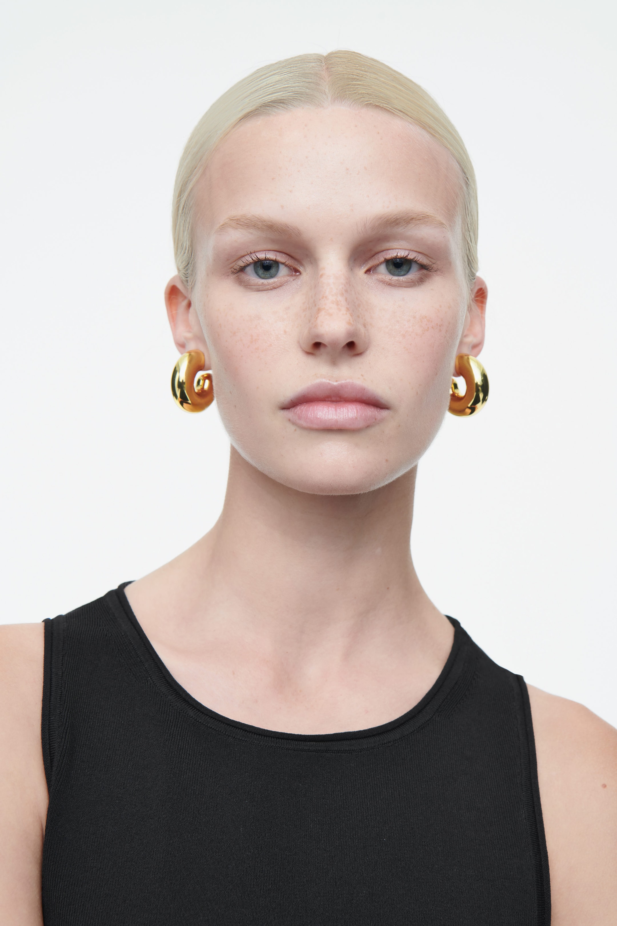 OVERSIZED CHUNKY HOOP EARRINGS