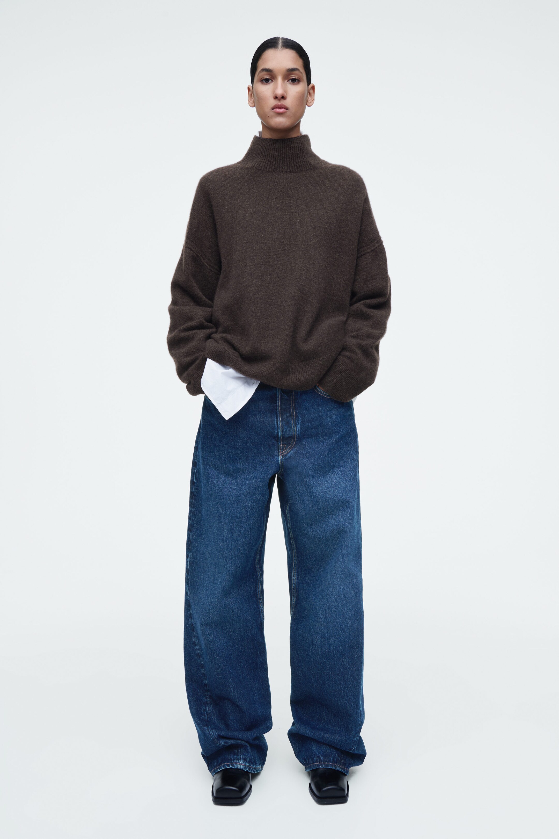 FACADE STRAIGHT-LEG JEANS