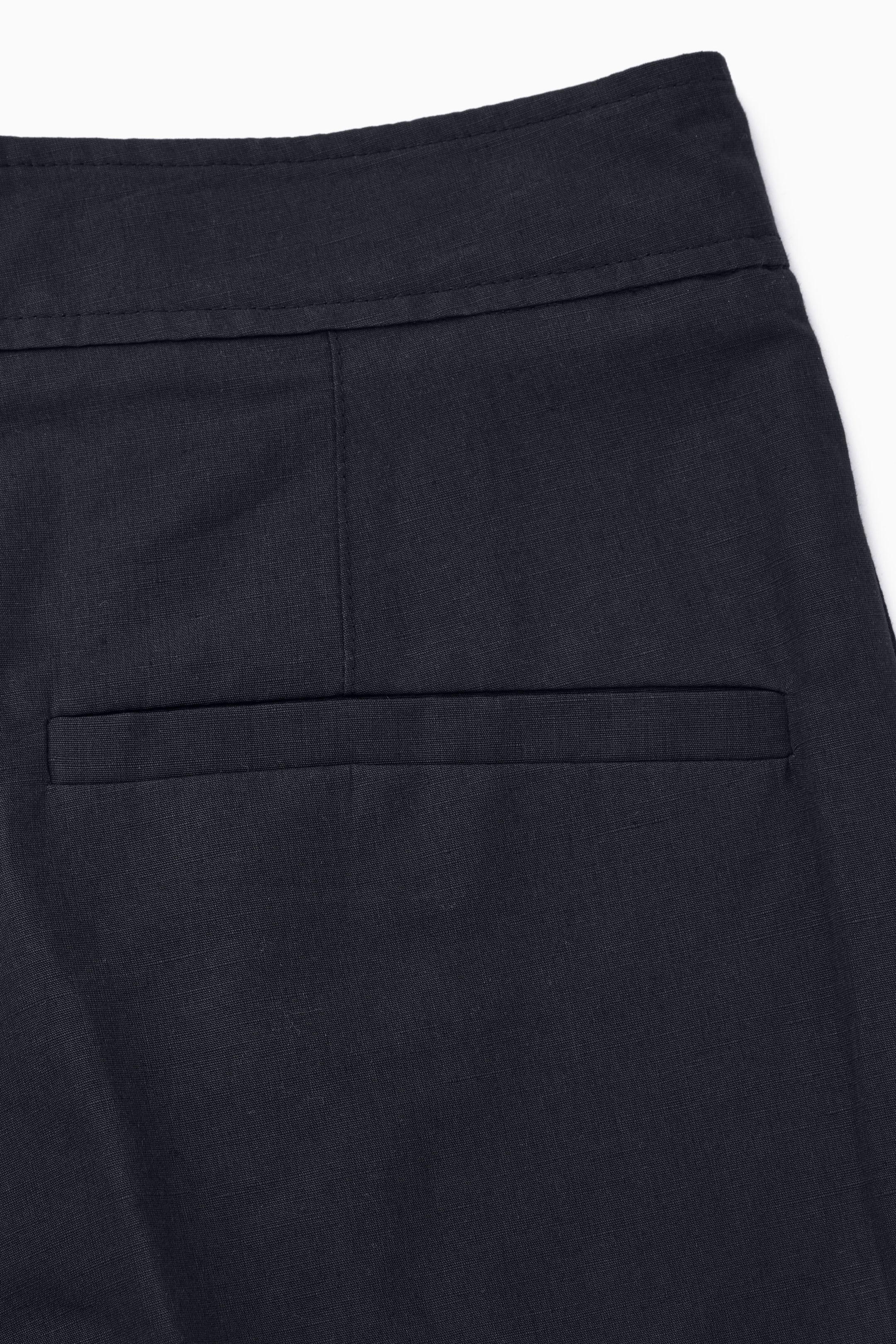 PANTALON CHINO FUSELÉ EN LIN MÉLANGÉ REGULAR