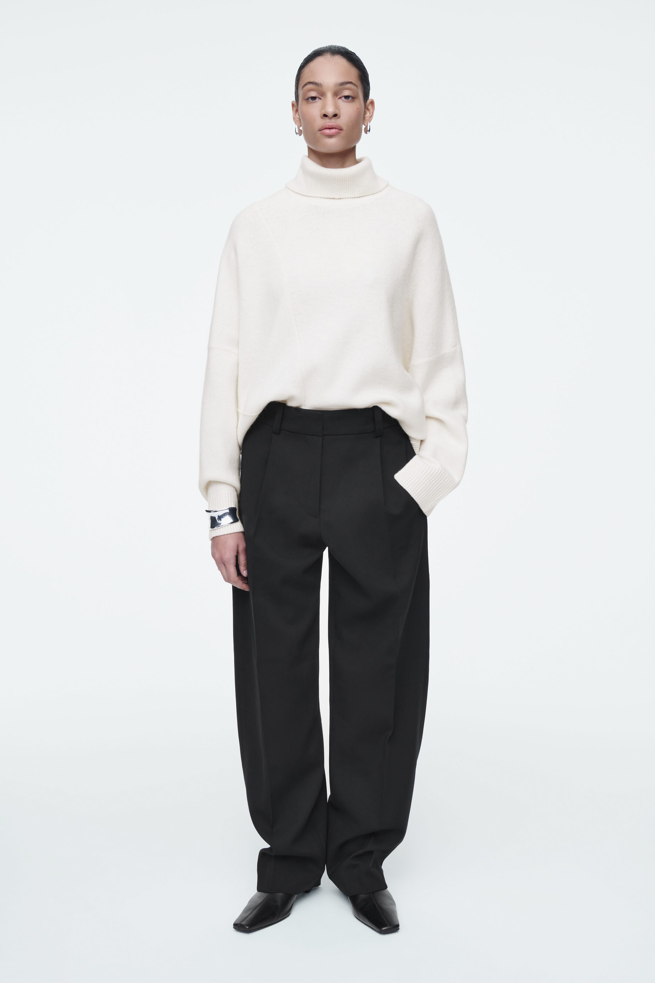 WOOL-BLEND BARREL-LEG TROUSERS