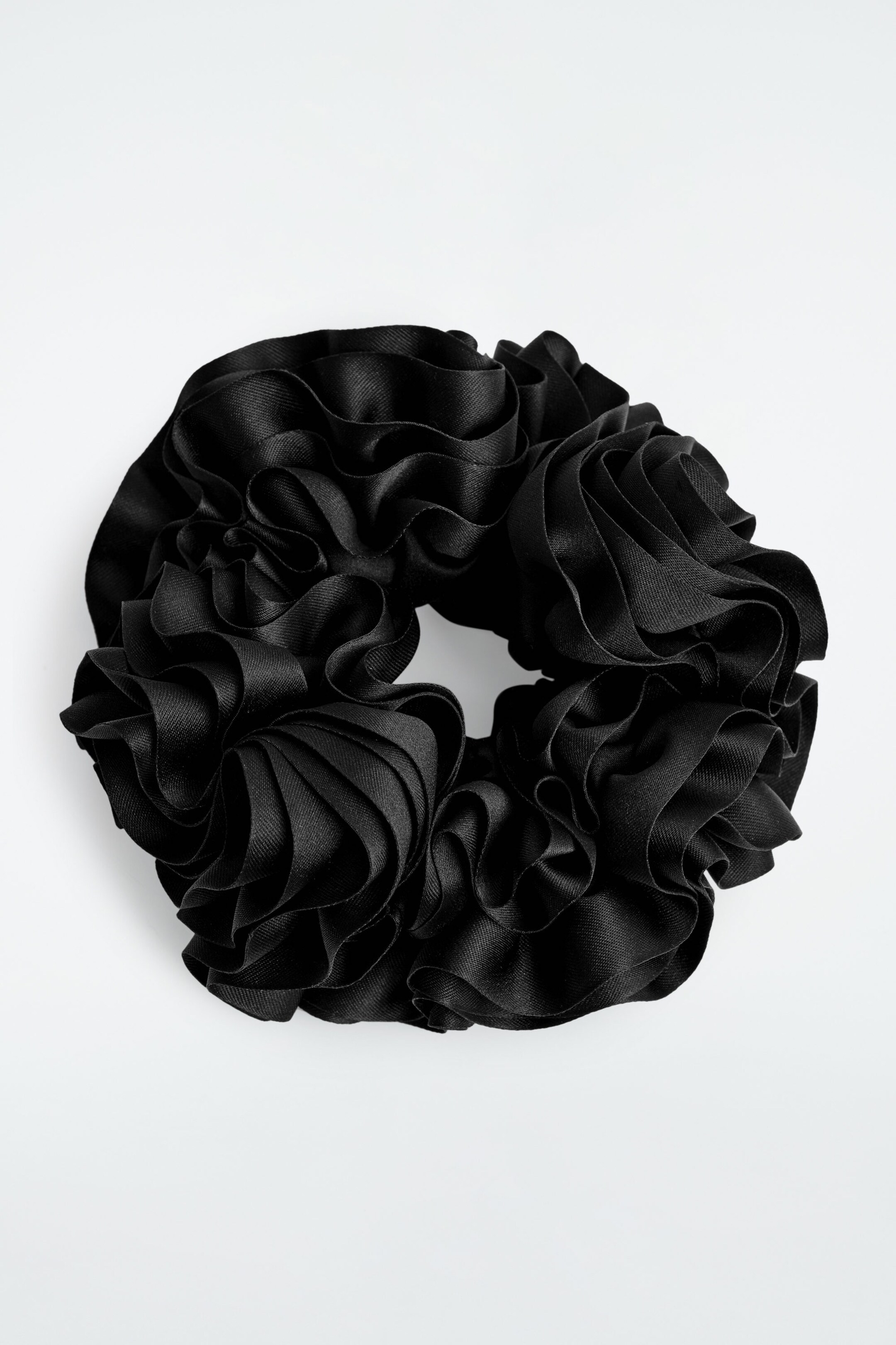 RUFFLED SCRUNCHIE